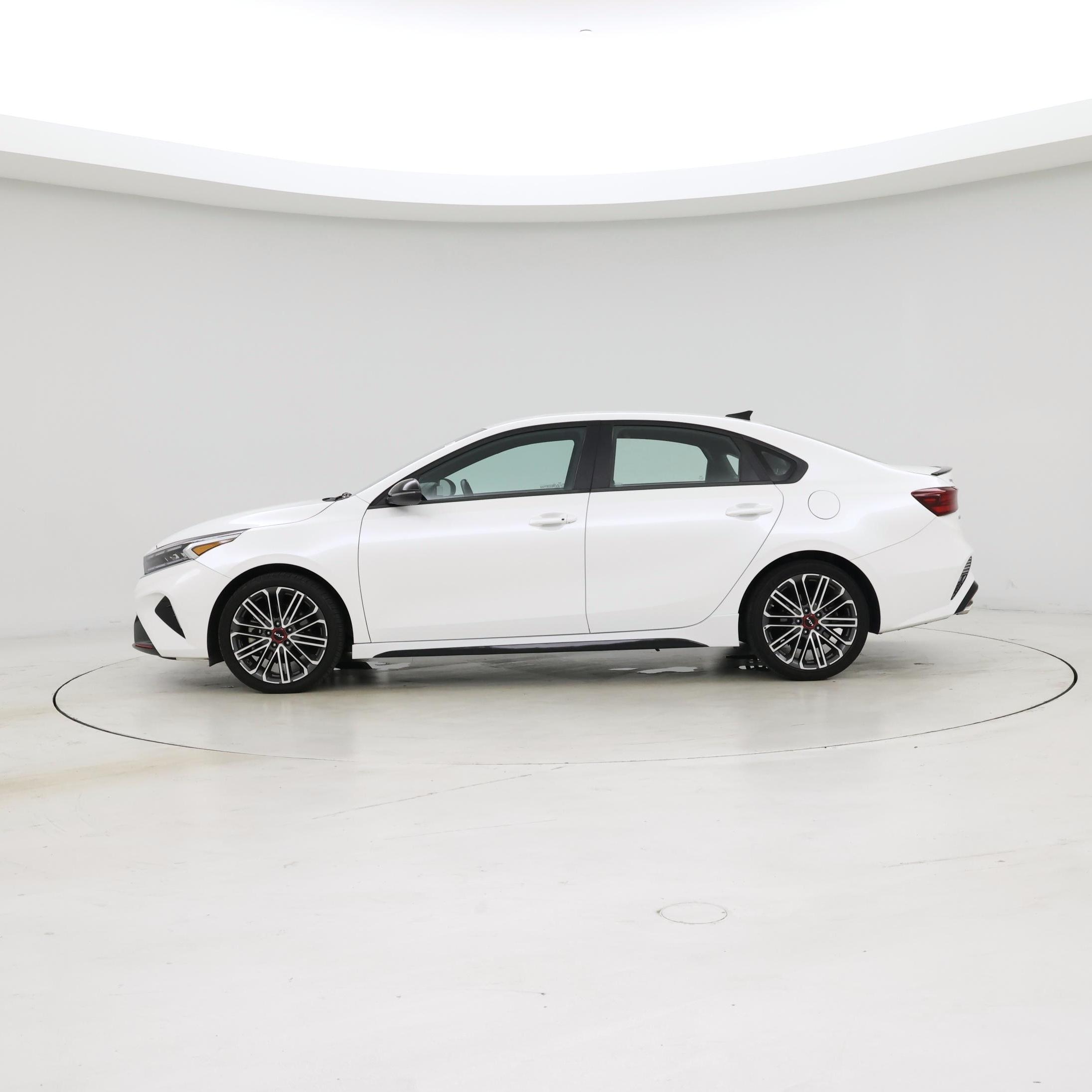 Thumbnail: 2023 Kia Forte - 3
