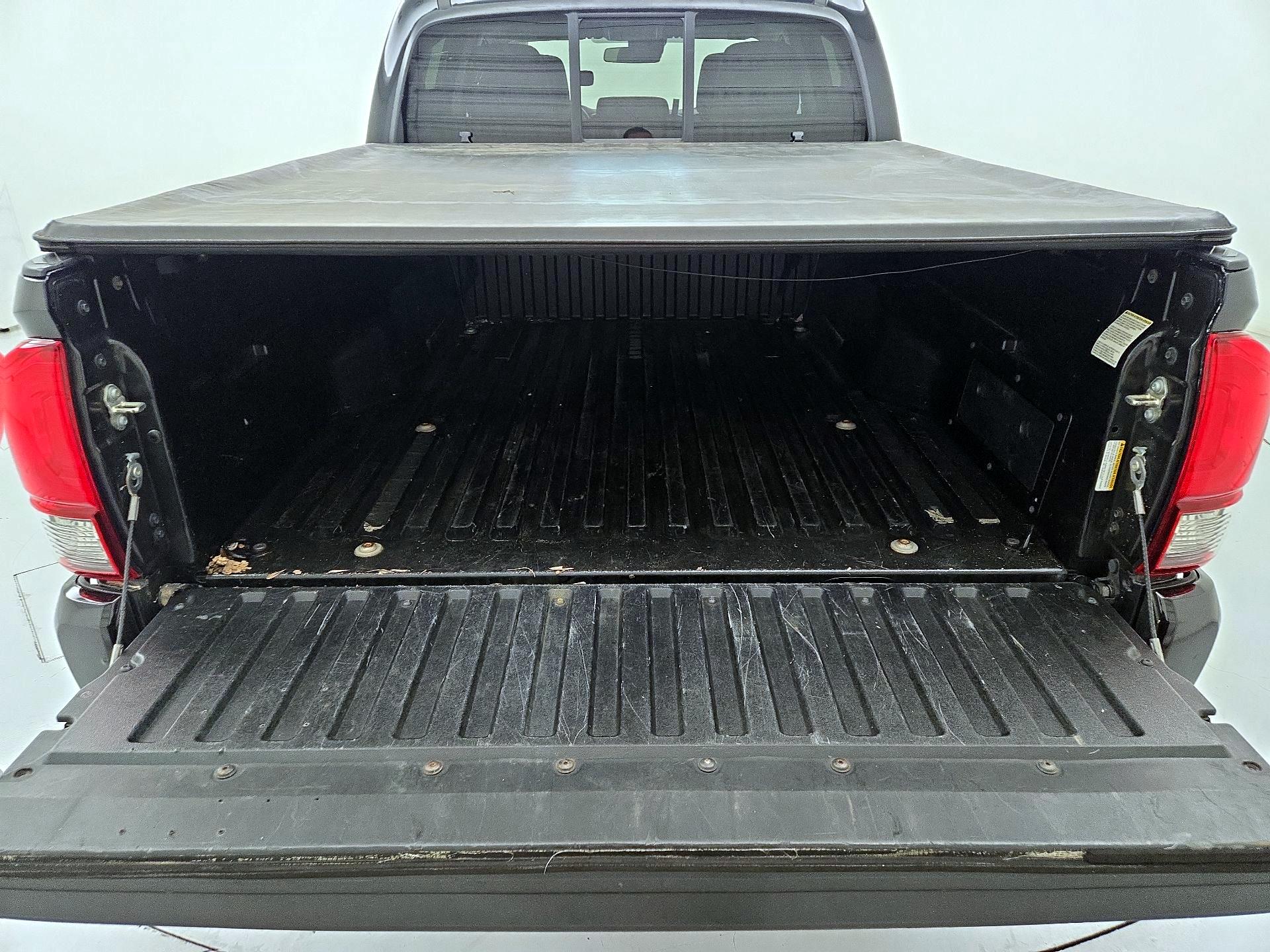 Thumbnail: 2020 Toyota Tacoma - 20