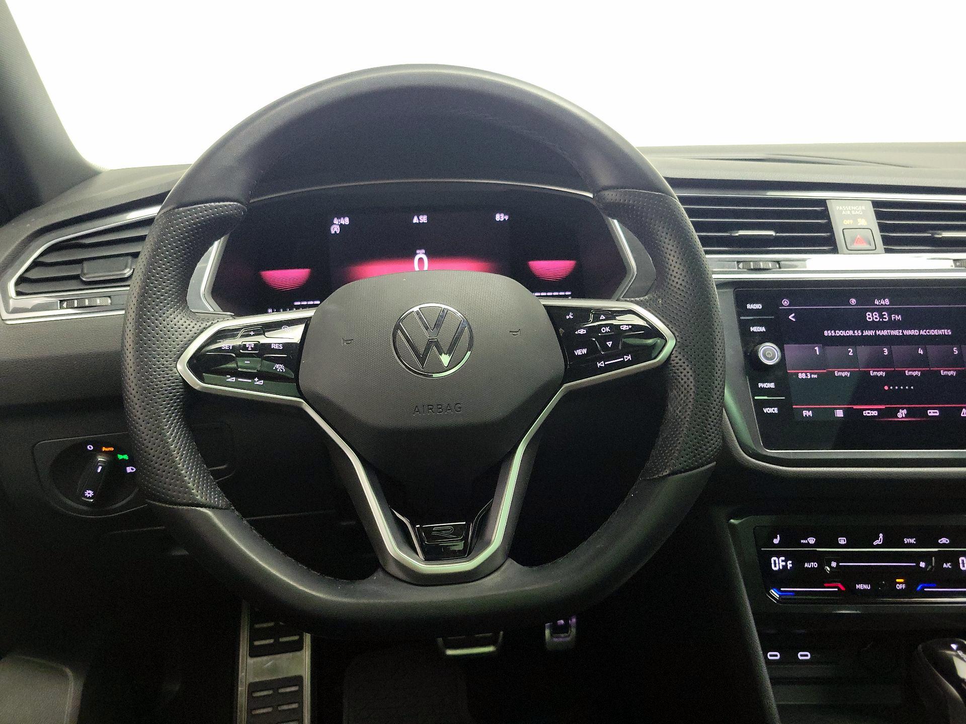 Thumbnail: 2023 Volkswagen Tiguan - 10