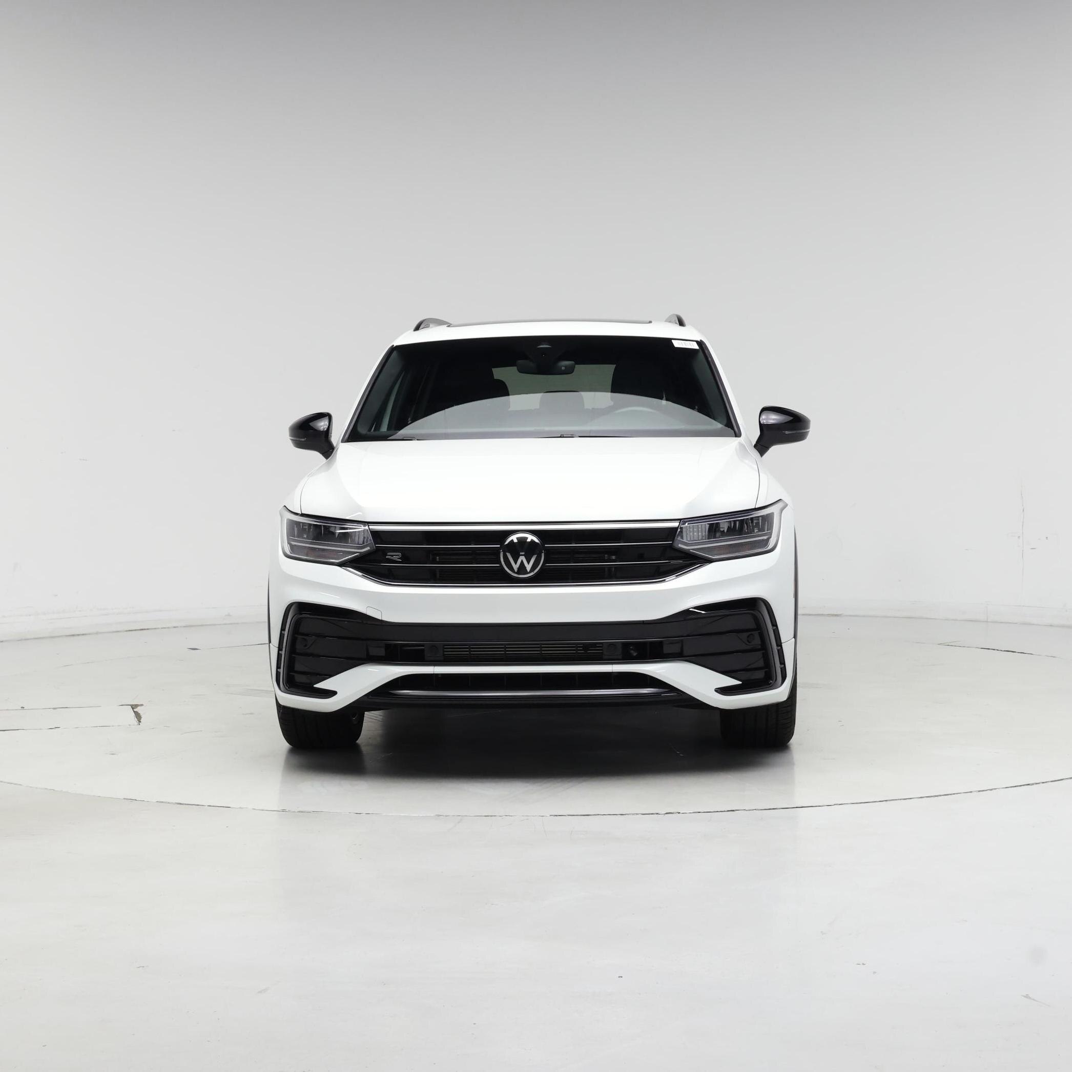 Thumbnail: 2023 Volkswagen Tiguan - 5
