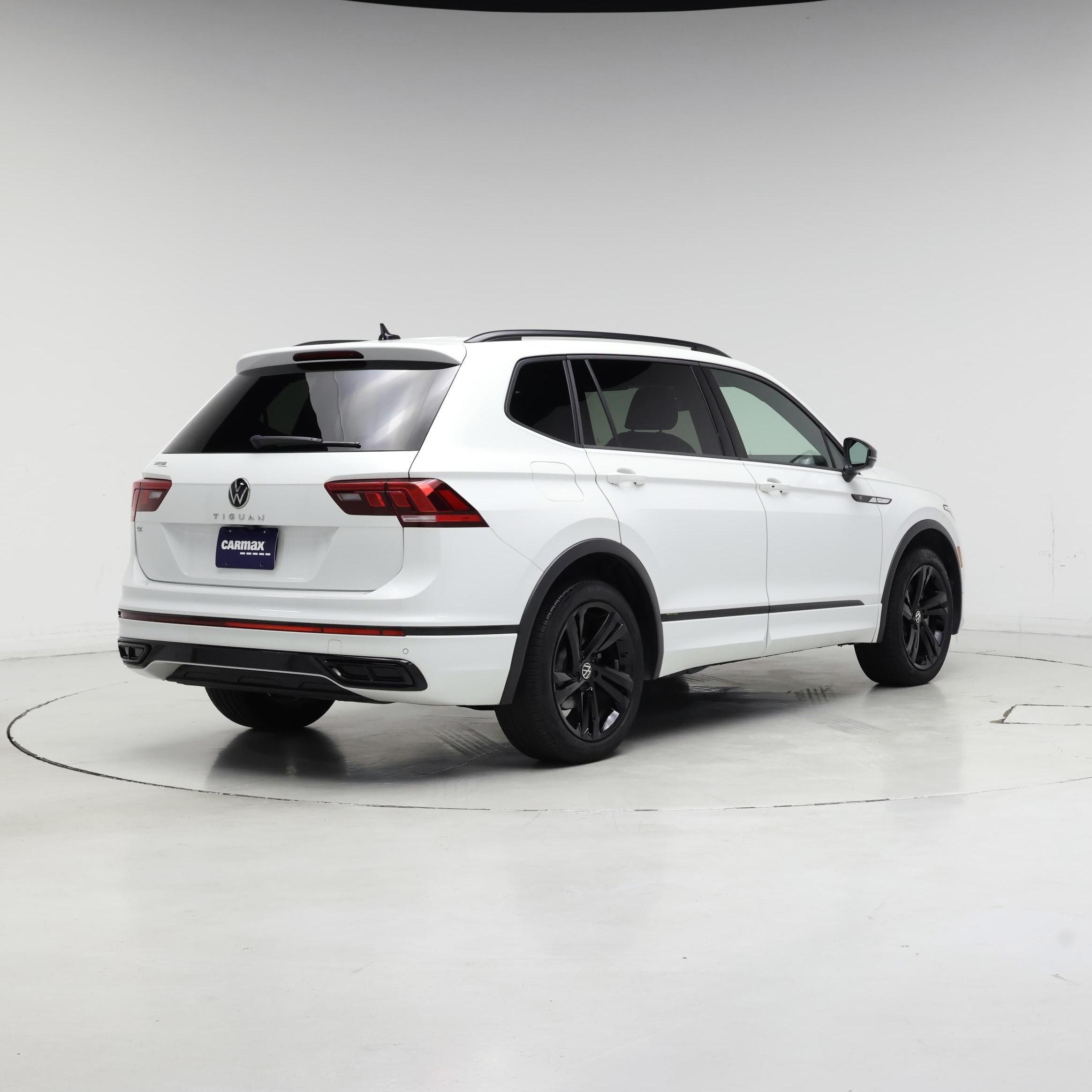 Thumbnail: 2023 Volkswagen Tiguan - 8