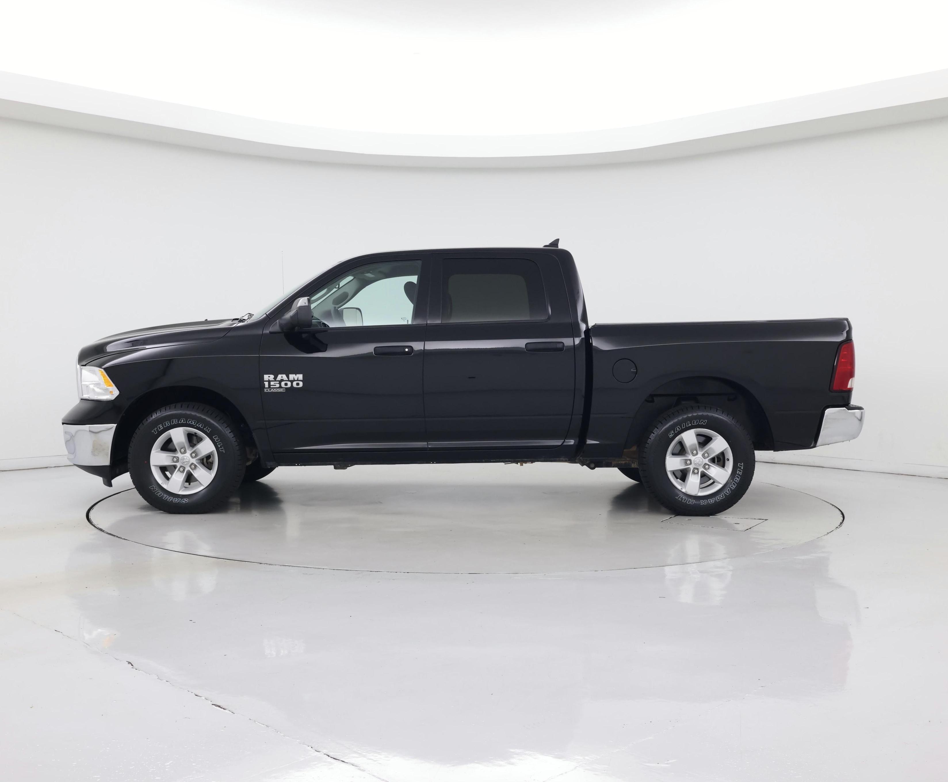 Thumbnail: 2023 RAM 1500 Classic - 3