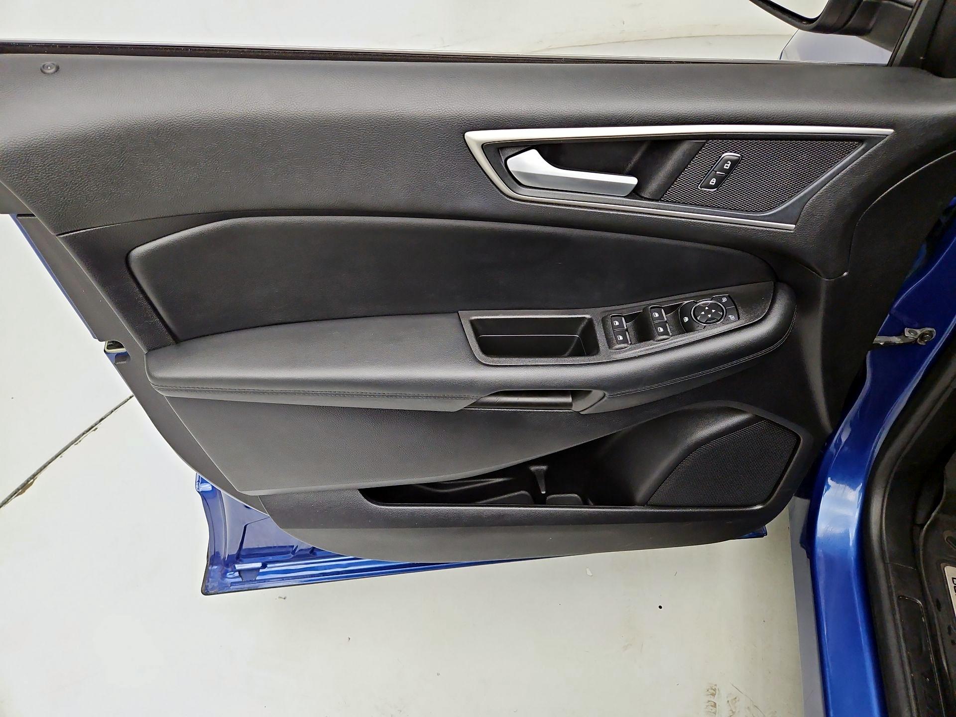 Thumbnail: 2021 Ford Edge - 12