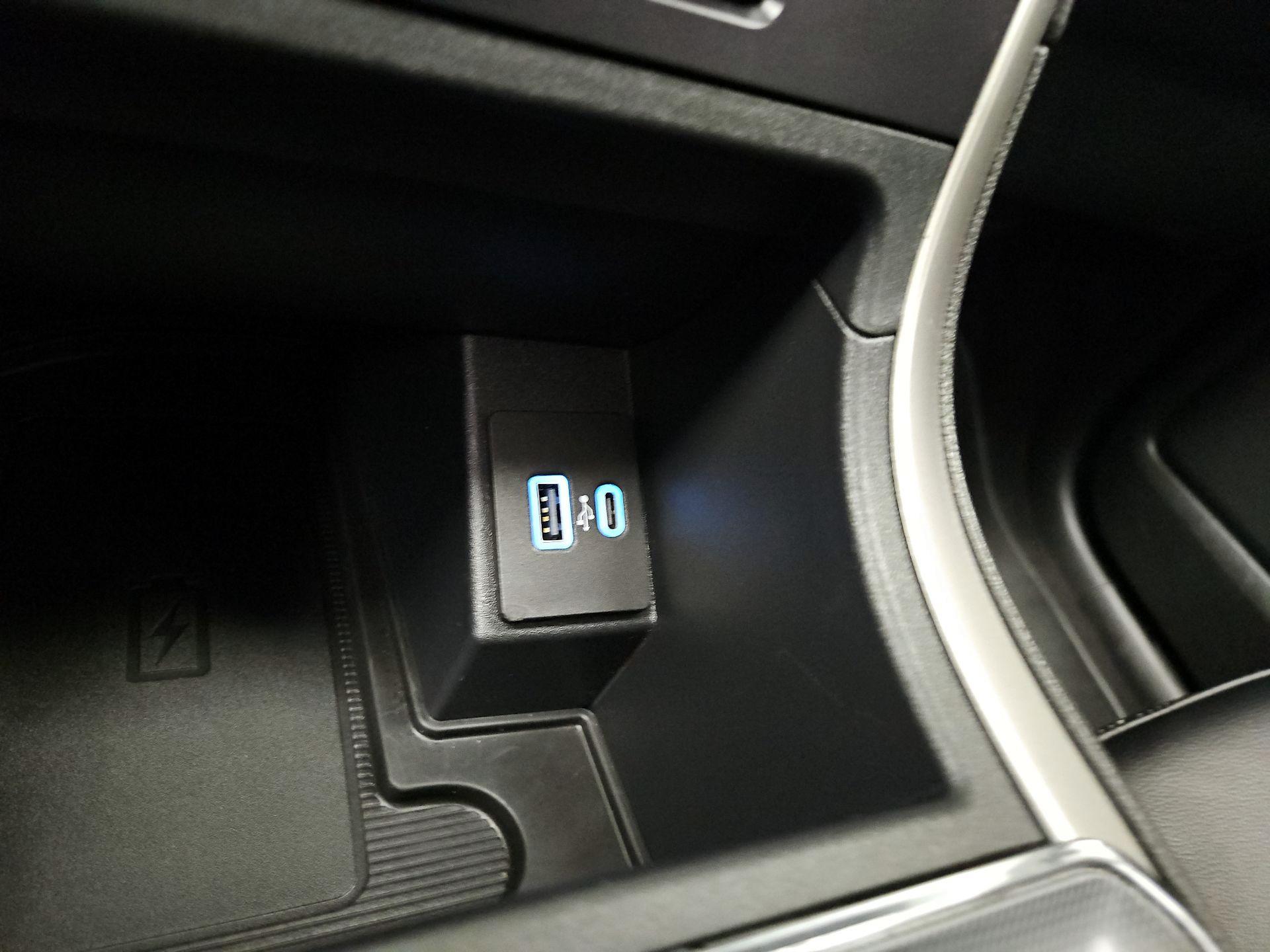 Thumbnail: 2021 Ford Edge - 19