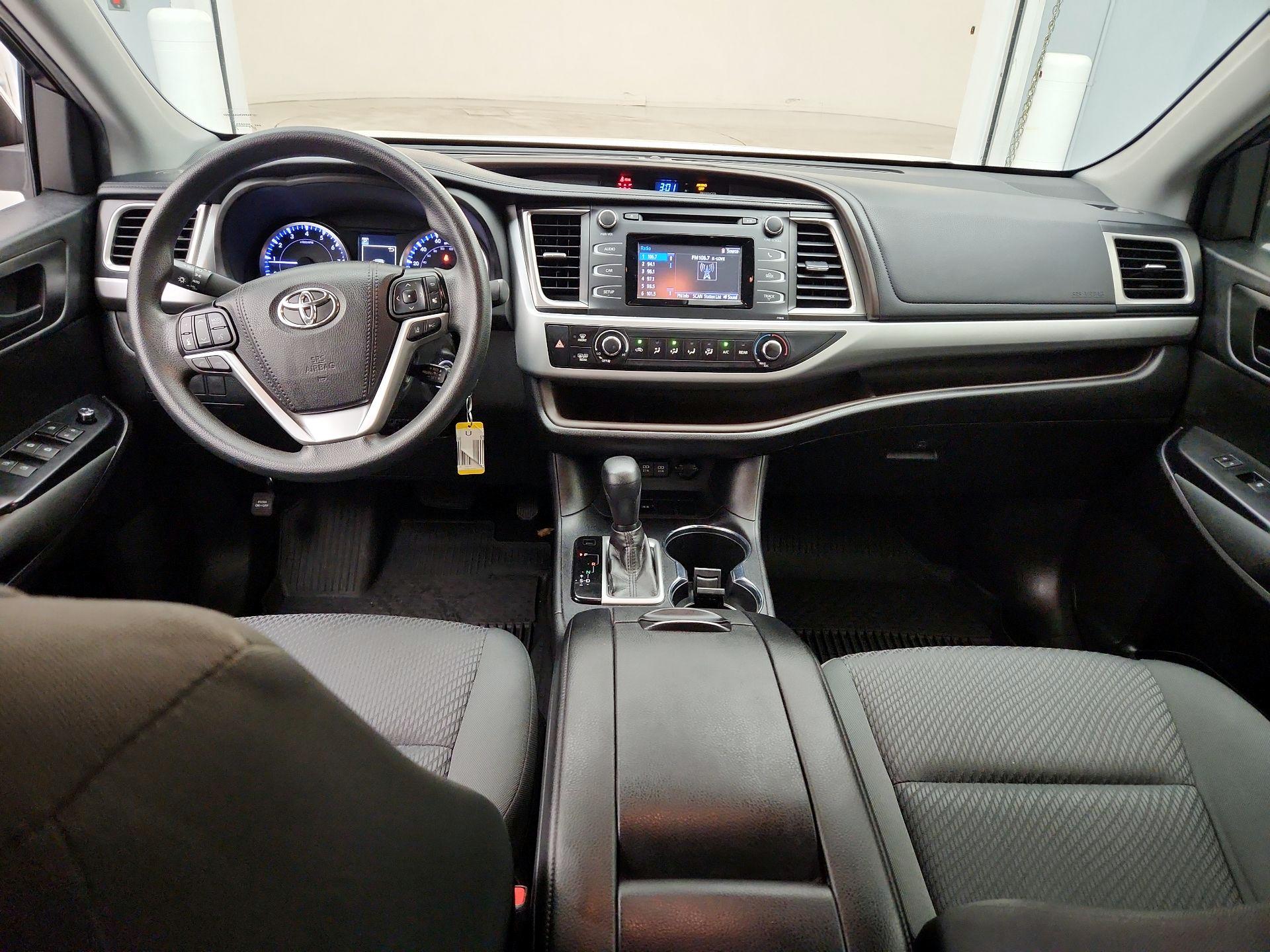 Thumbnail: 2019 Toyota Highlander - 9