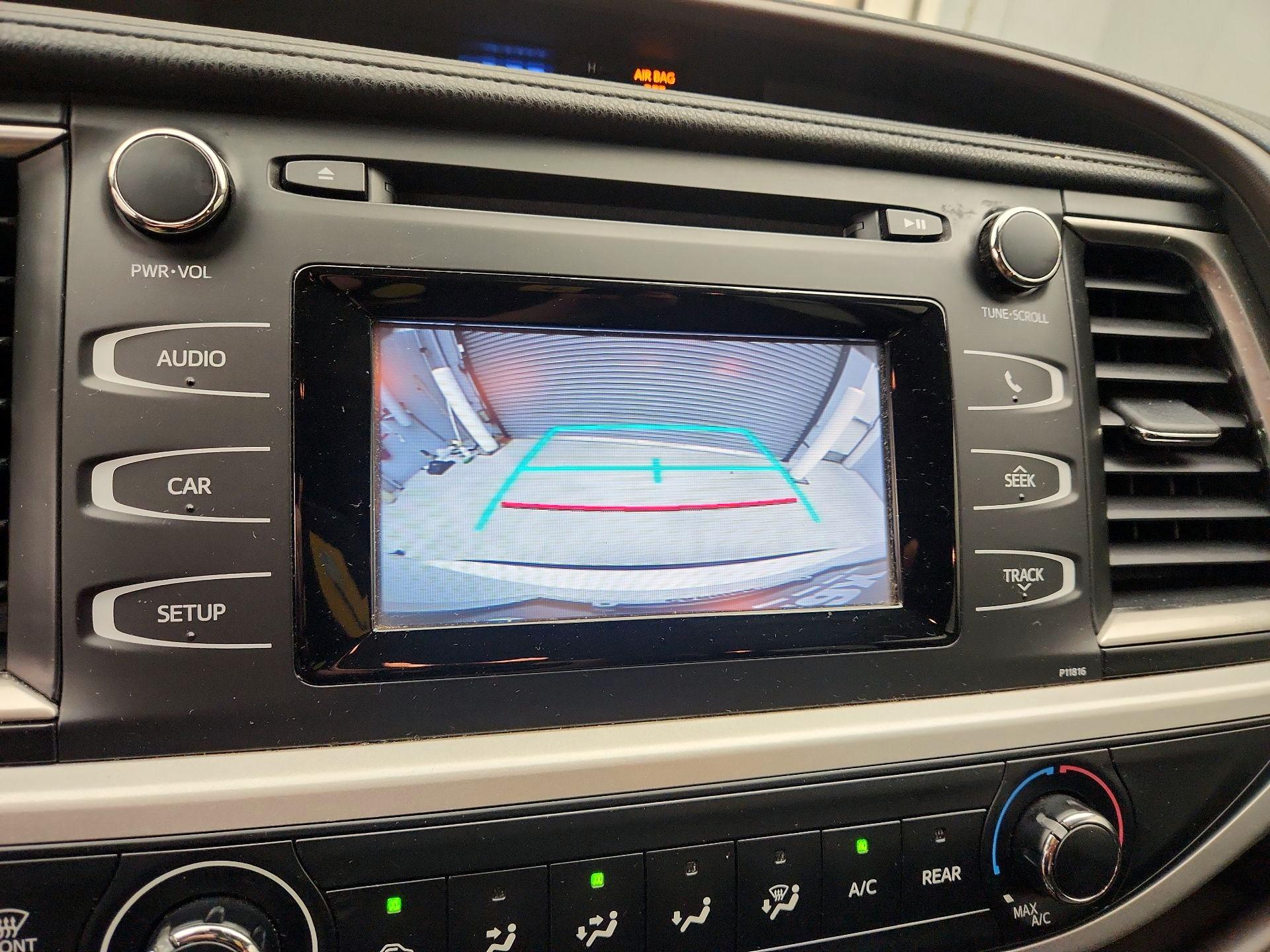 Thumbnail: 2019 Toyota Highlander - 14