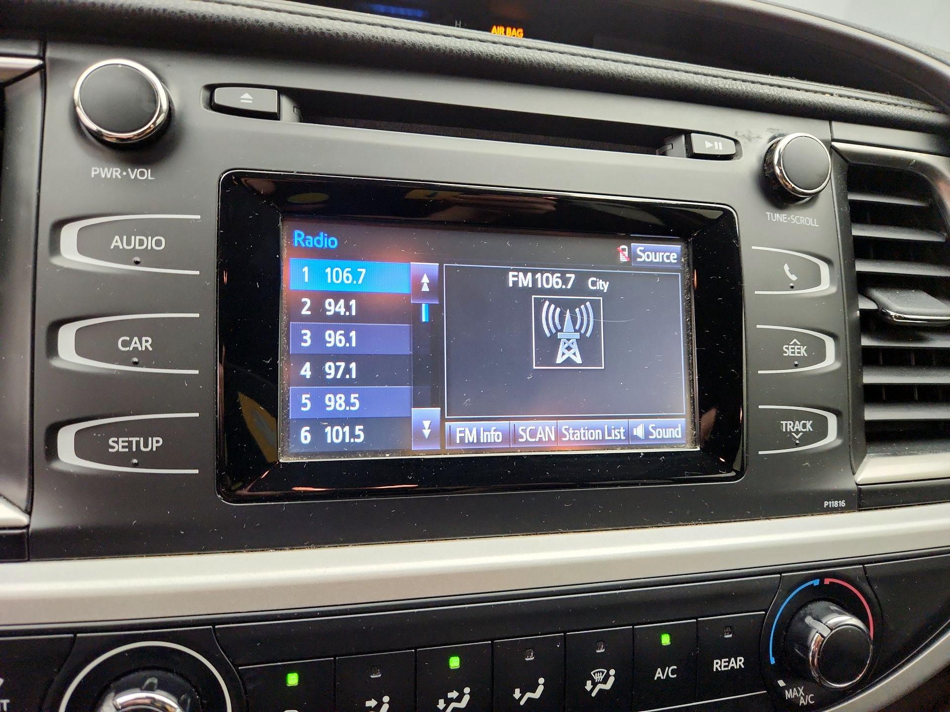 Thumbnail: 2019 Toyota Highlander - 15