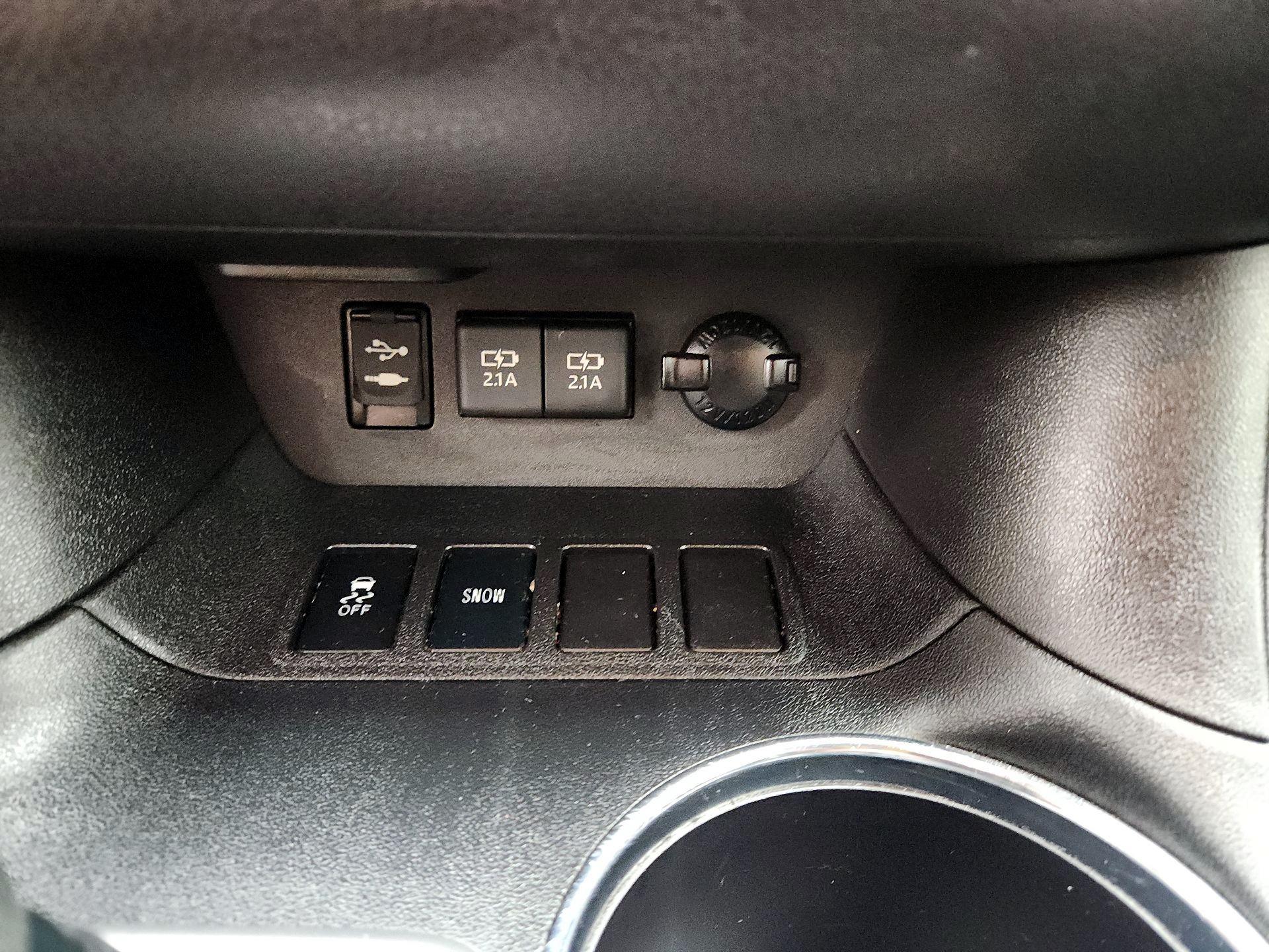 Thumbnail: 2019 Toyota Highlander - 18