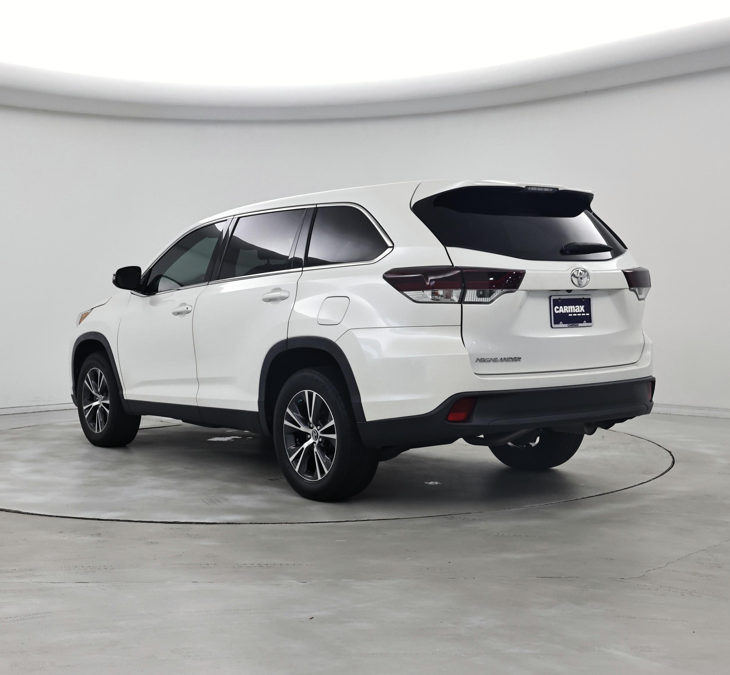 Thumbnail: 2019 Toyota Highlander - 2