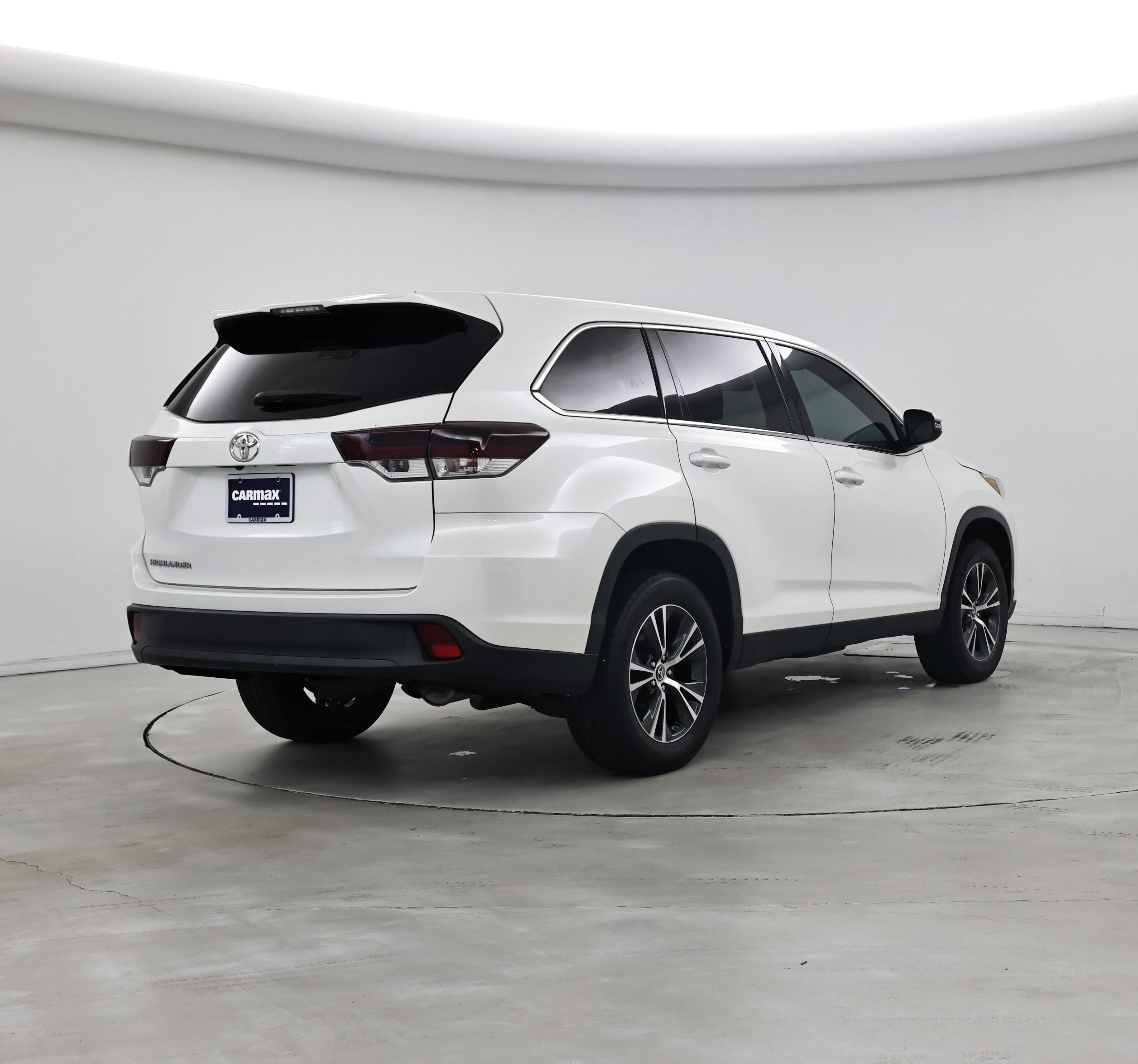 Thumbnail: 2019 Toyota Highlander - 8