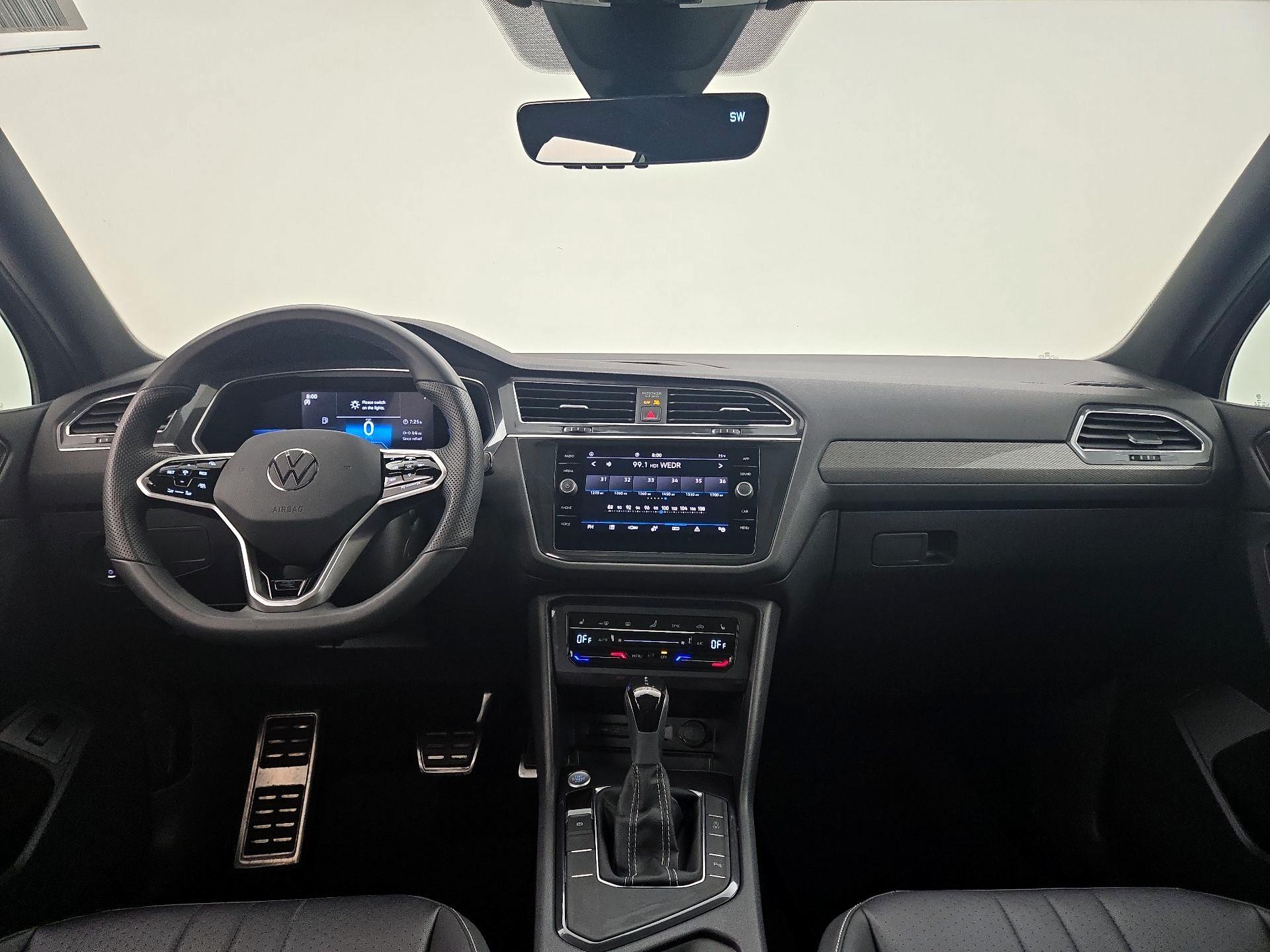 Thumbnail: 2022 Volkswagen Tiguan - 9