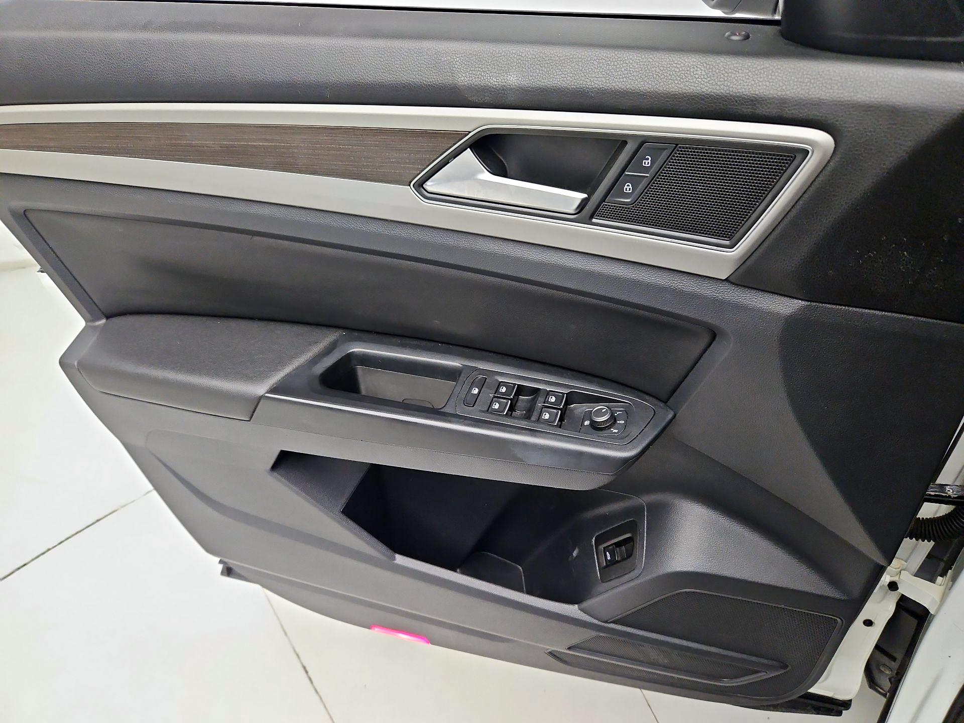 Thumbnail: 2019 Volkswagen Atlas - 12