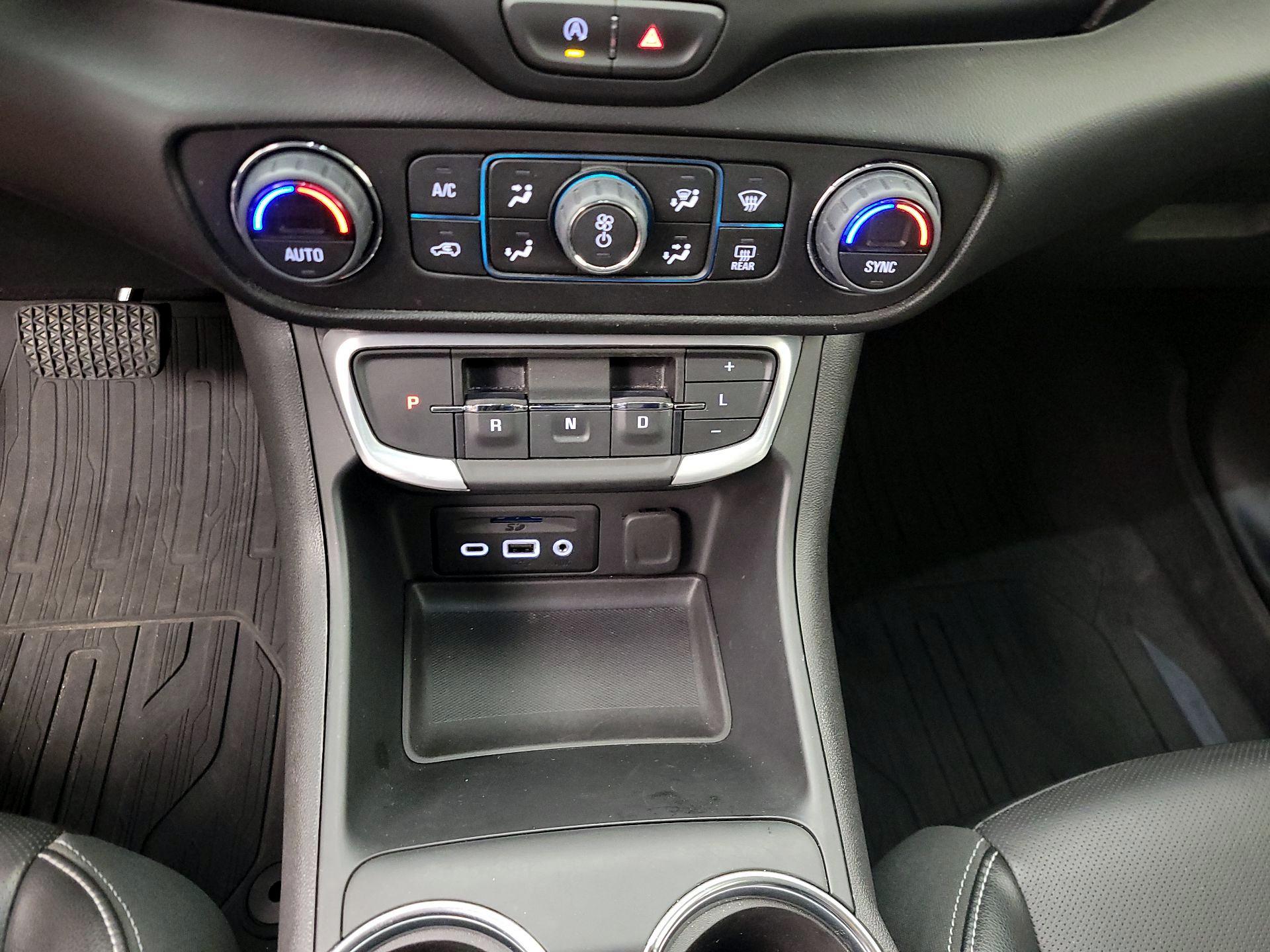 Thumbnail: 2022 GMC Terrain - 17