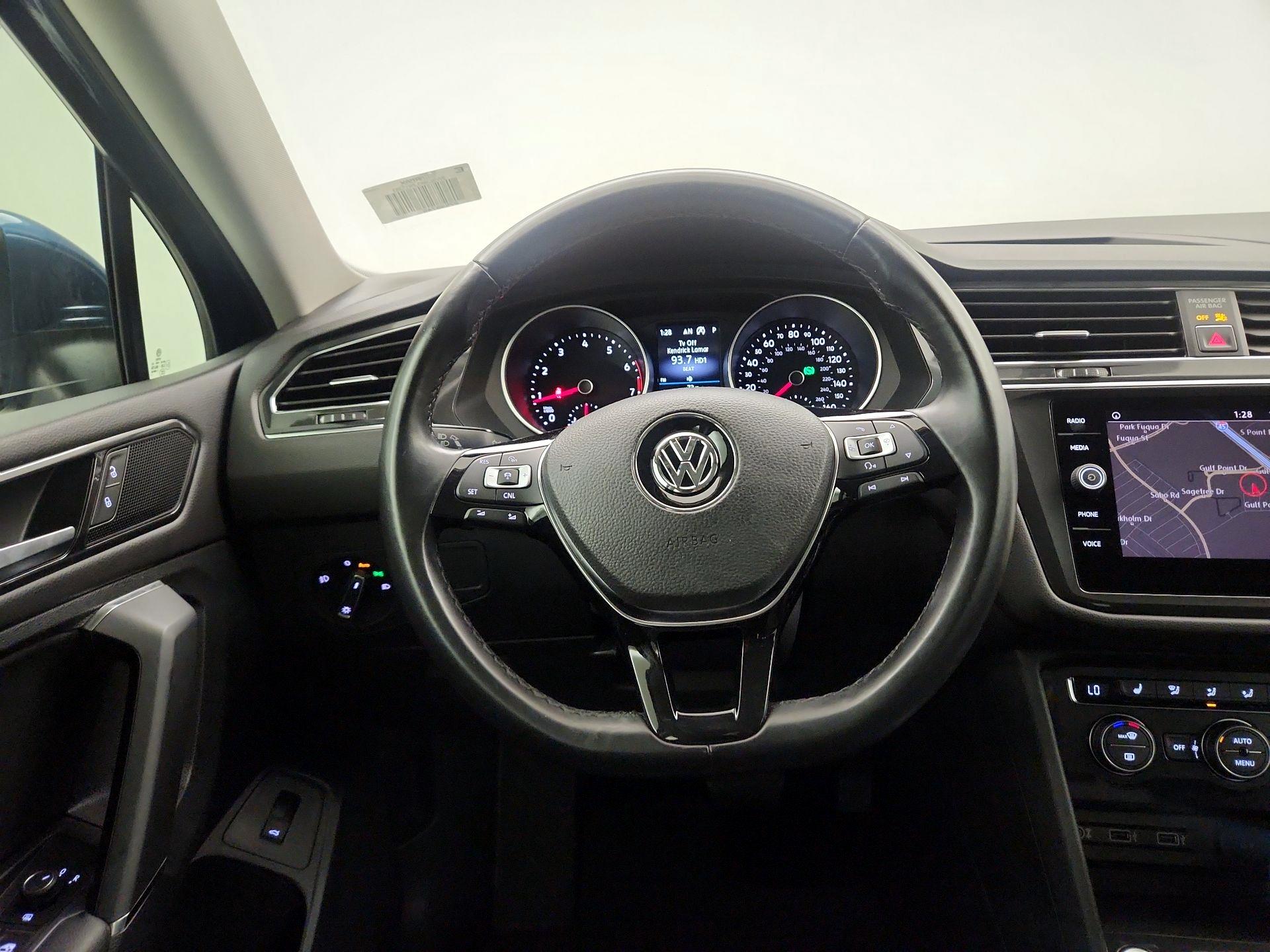 Thumbnail: 2018 Volkswagen Tiguan - 10