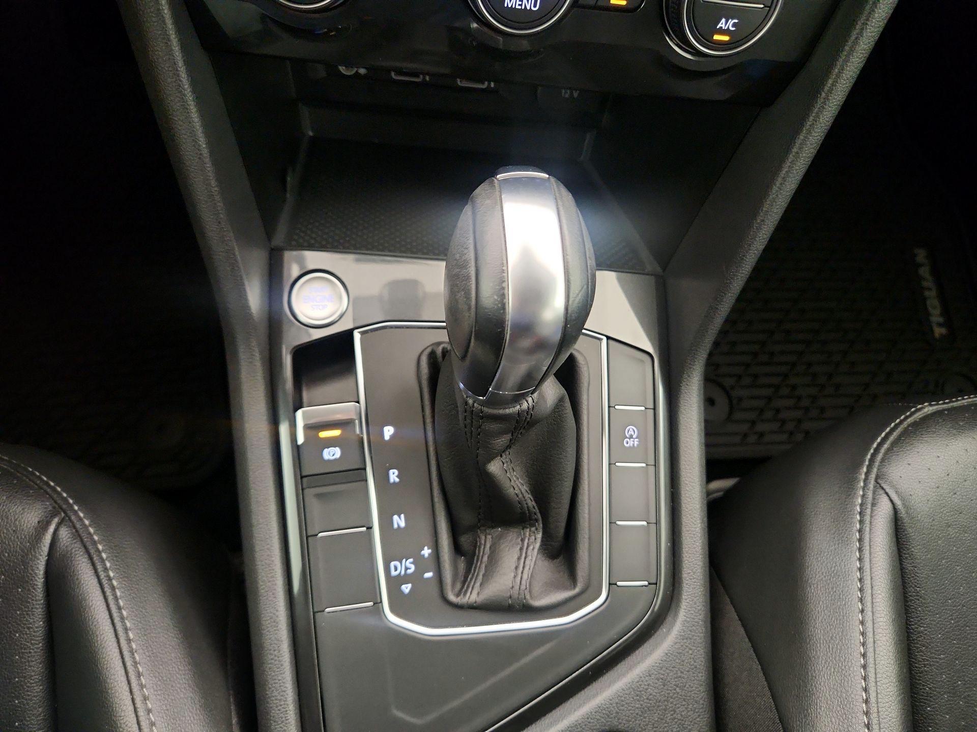 Thumbnail: 2018 Volkswagen Tiguan - 18