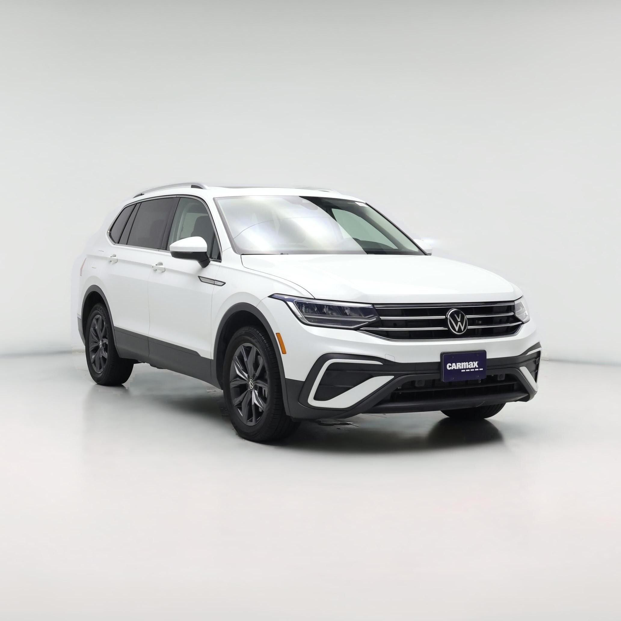 Thumbnail: 2022 Volkswagen Tiguan - 1
