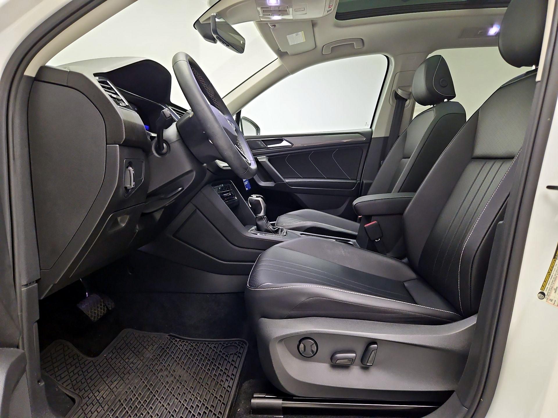 Thumbnail: 2022 Volkswagen Tiguan - 11