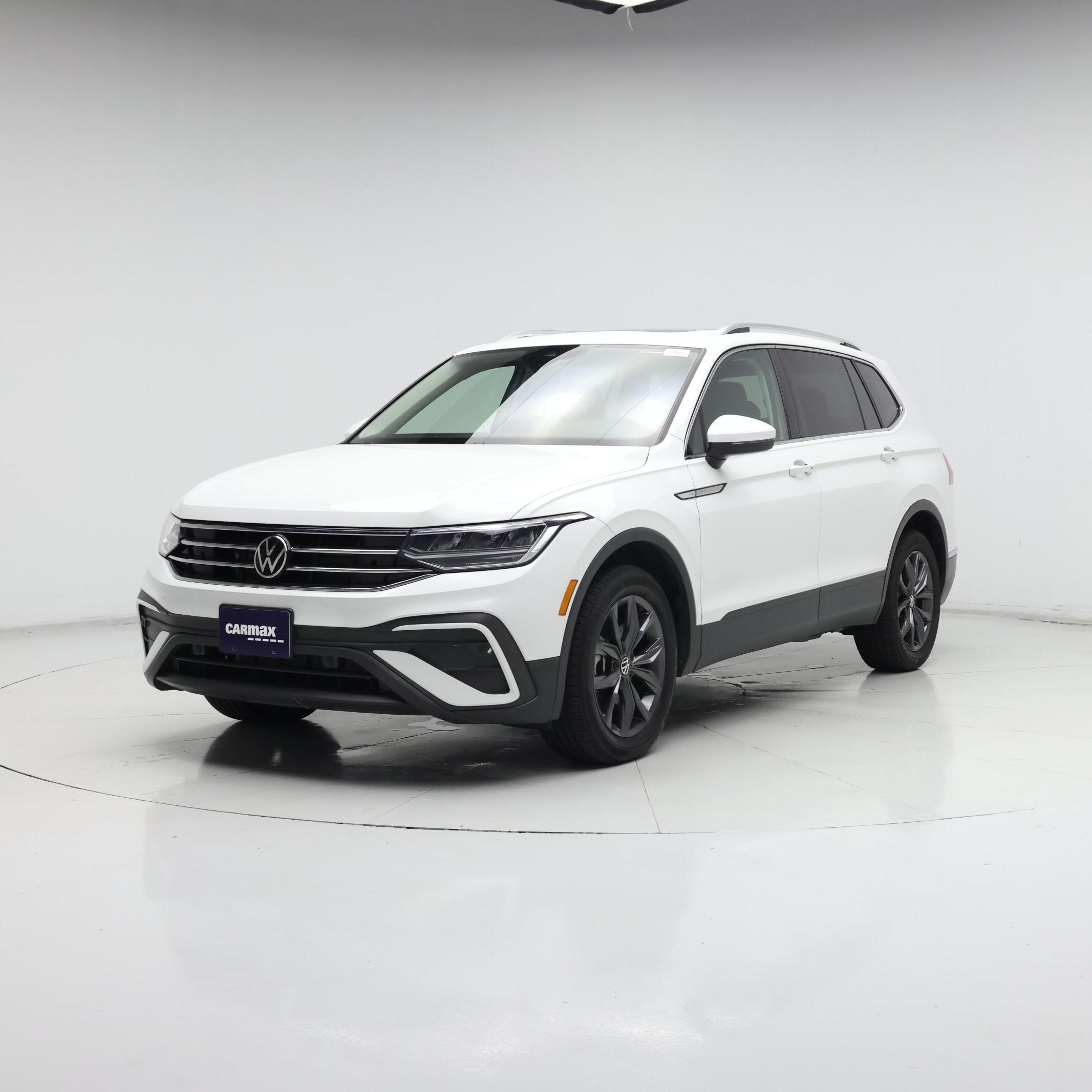 Thumbnail: 2022 Volkswagen Tiguan - 4