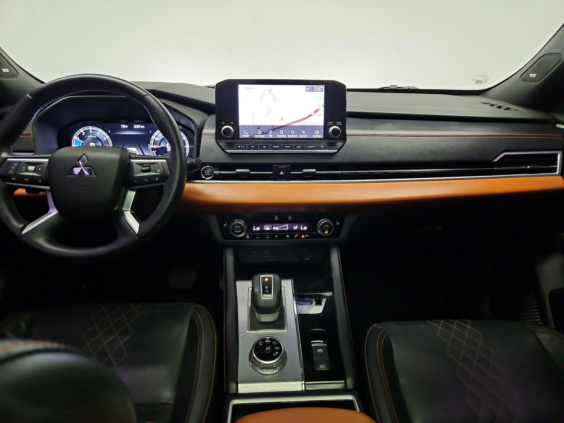 Thumbnail: 2022 Mitsubishi Outlander - 9