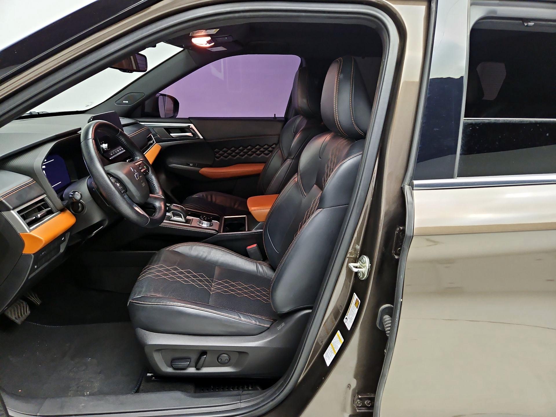 Thumbnail: 2022 Mitsubishi Outlander - 11