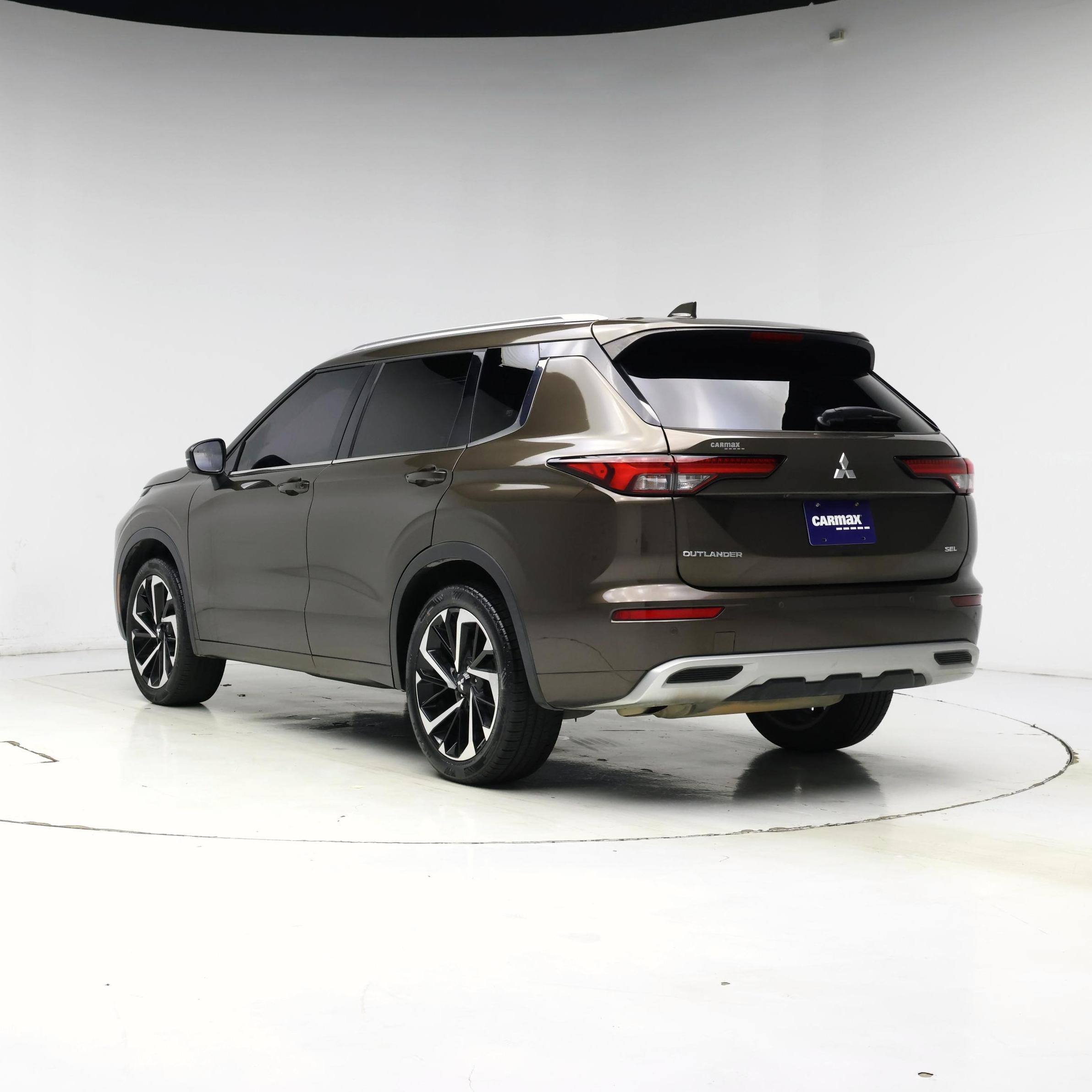 Thumbnail: 2022 Mitsubishi Outlander - 2