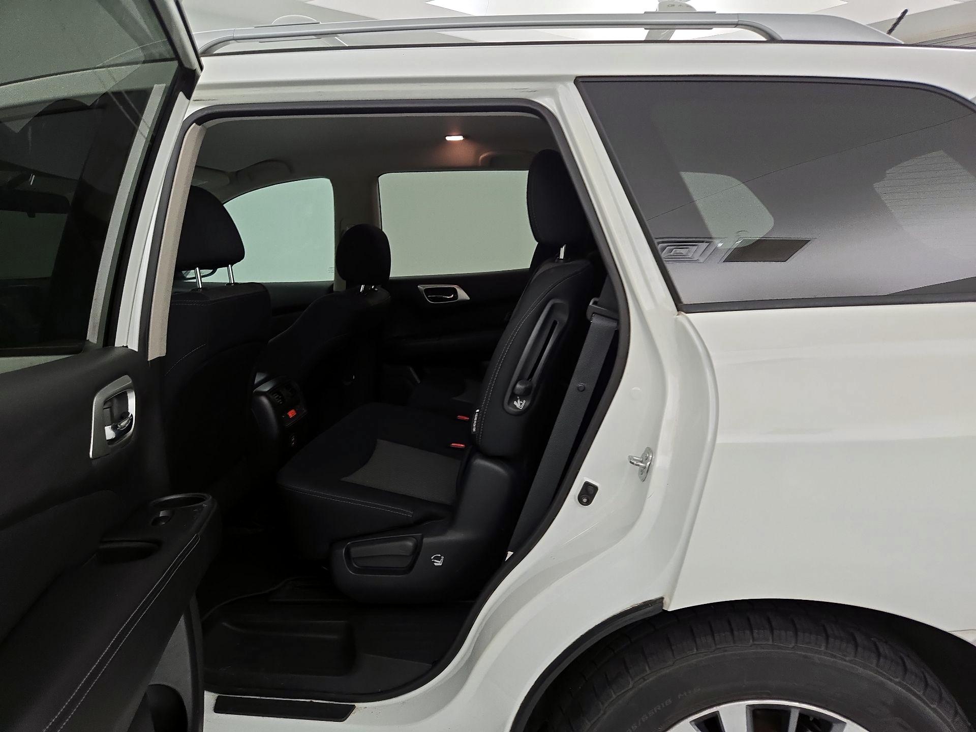 Thumbnail: 2018 Nissan Pathfinder - 19