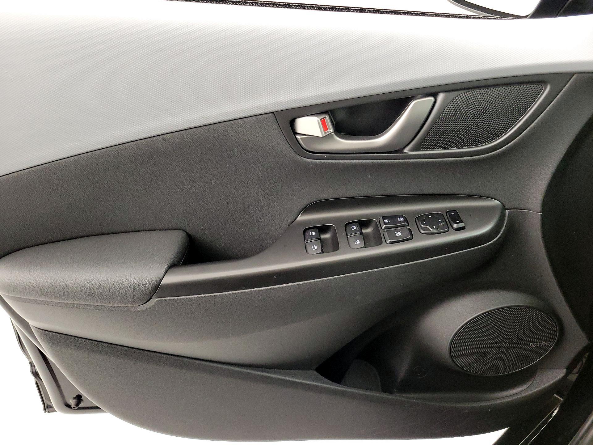 Thumbnail: 2020 Hyundai Kona - 12