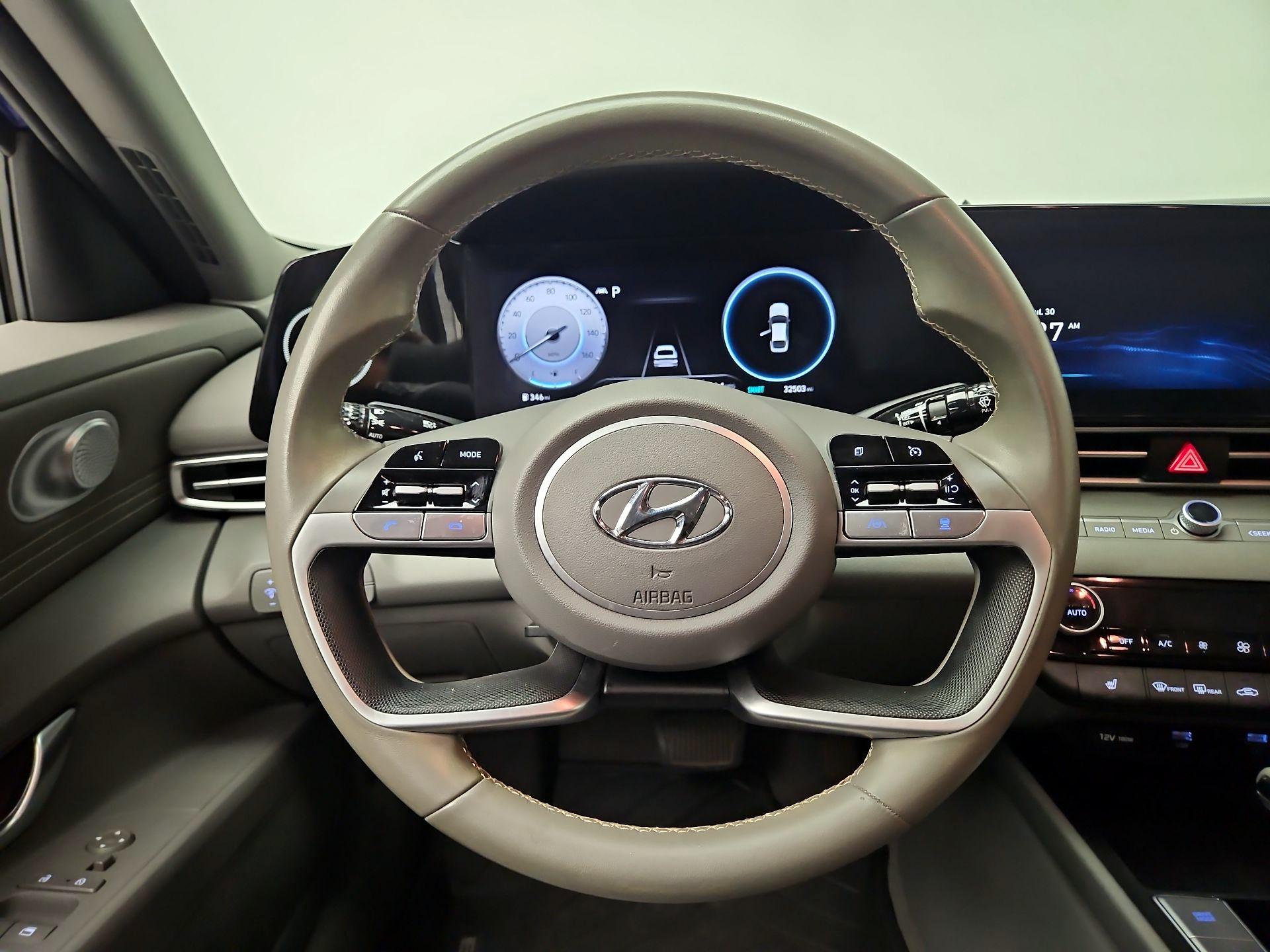 Thumbnail: 2023 Hyundai Elantra - 10