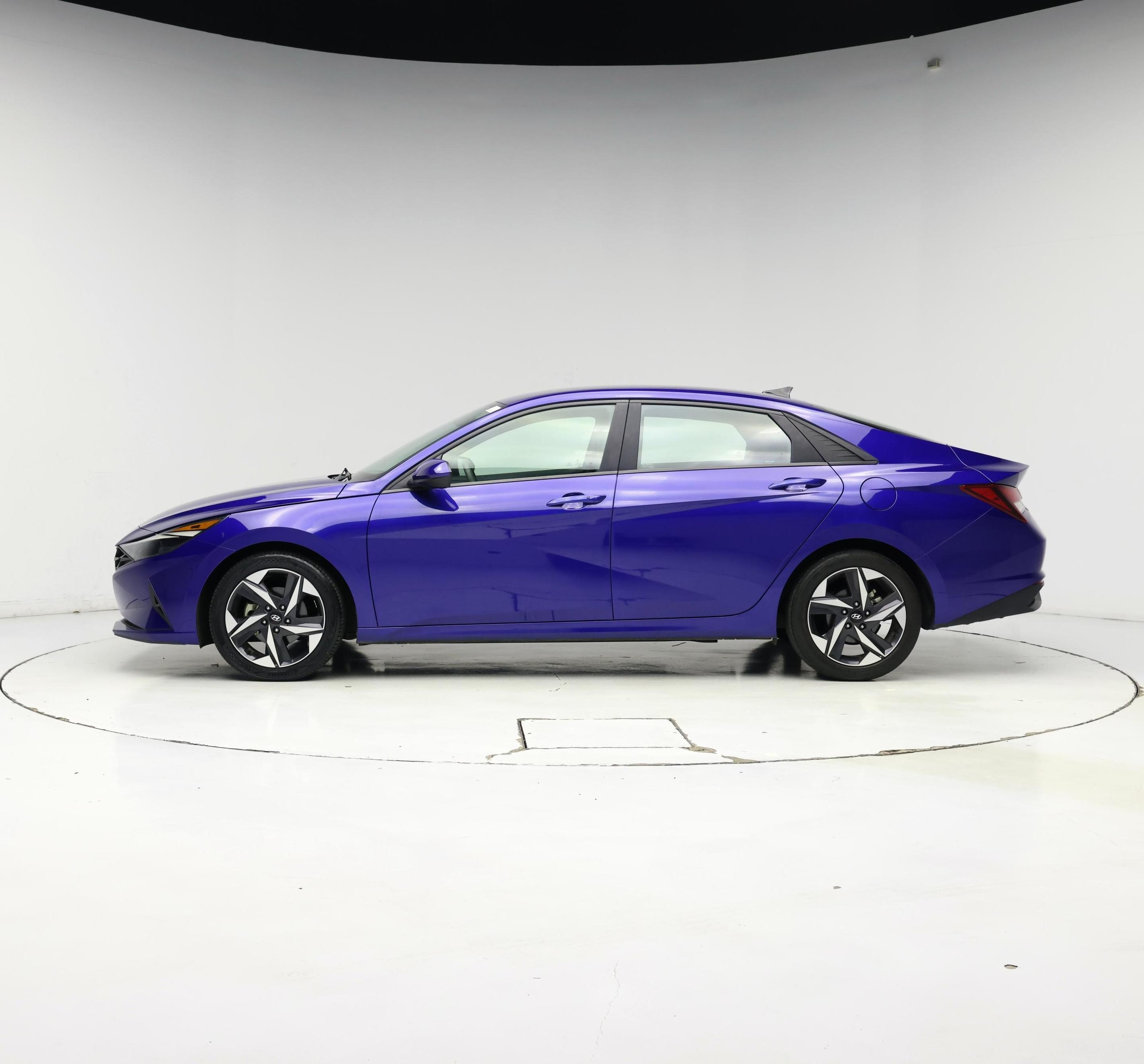 Thumbnail: 2023 Hyundai Elantra - 3
