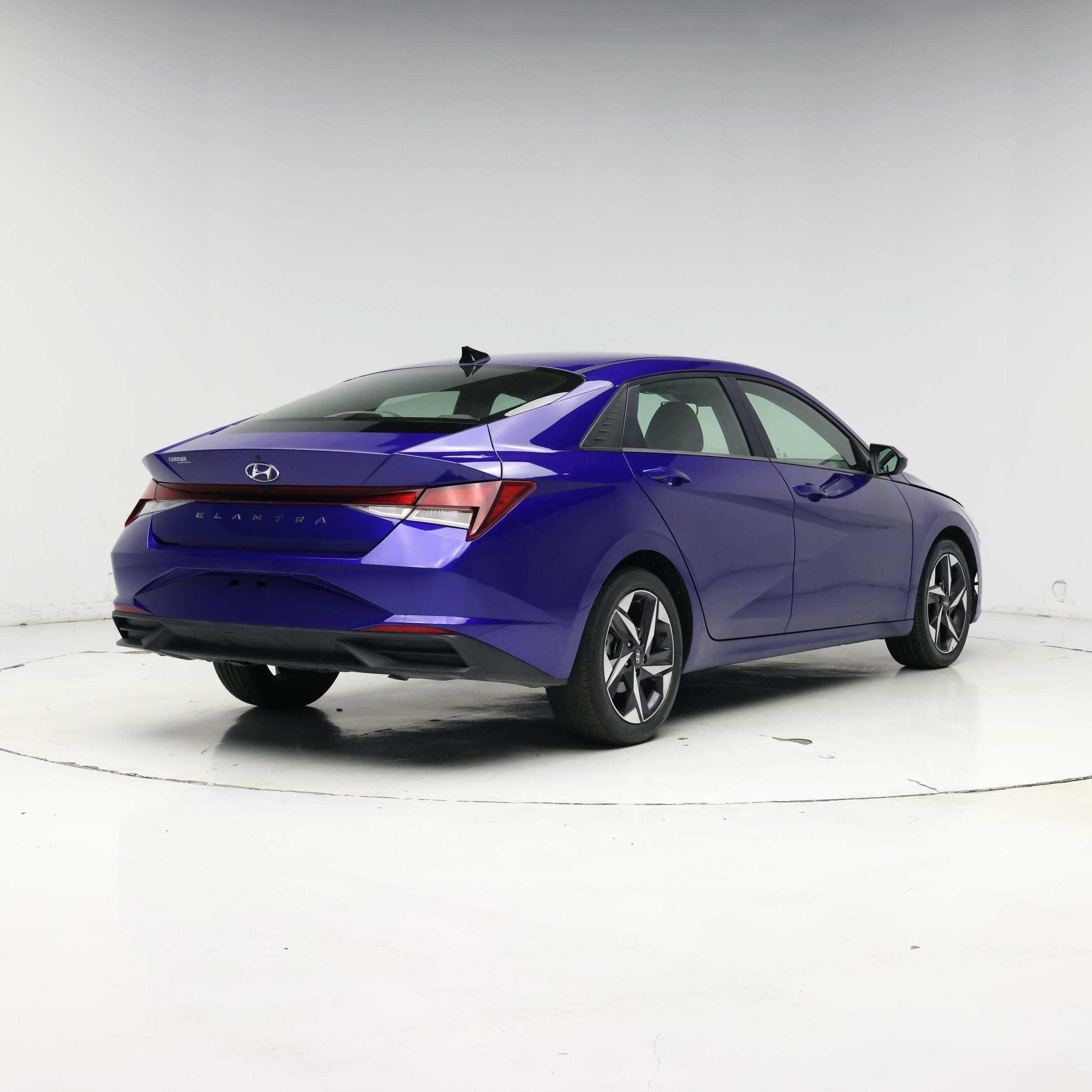 Thumbnail: 2023 Hyundai Elantra - 8