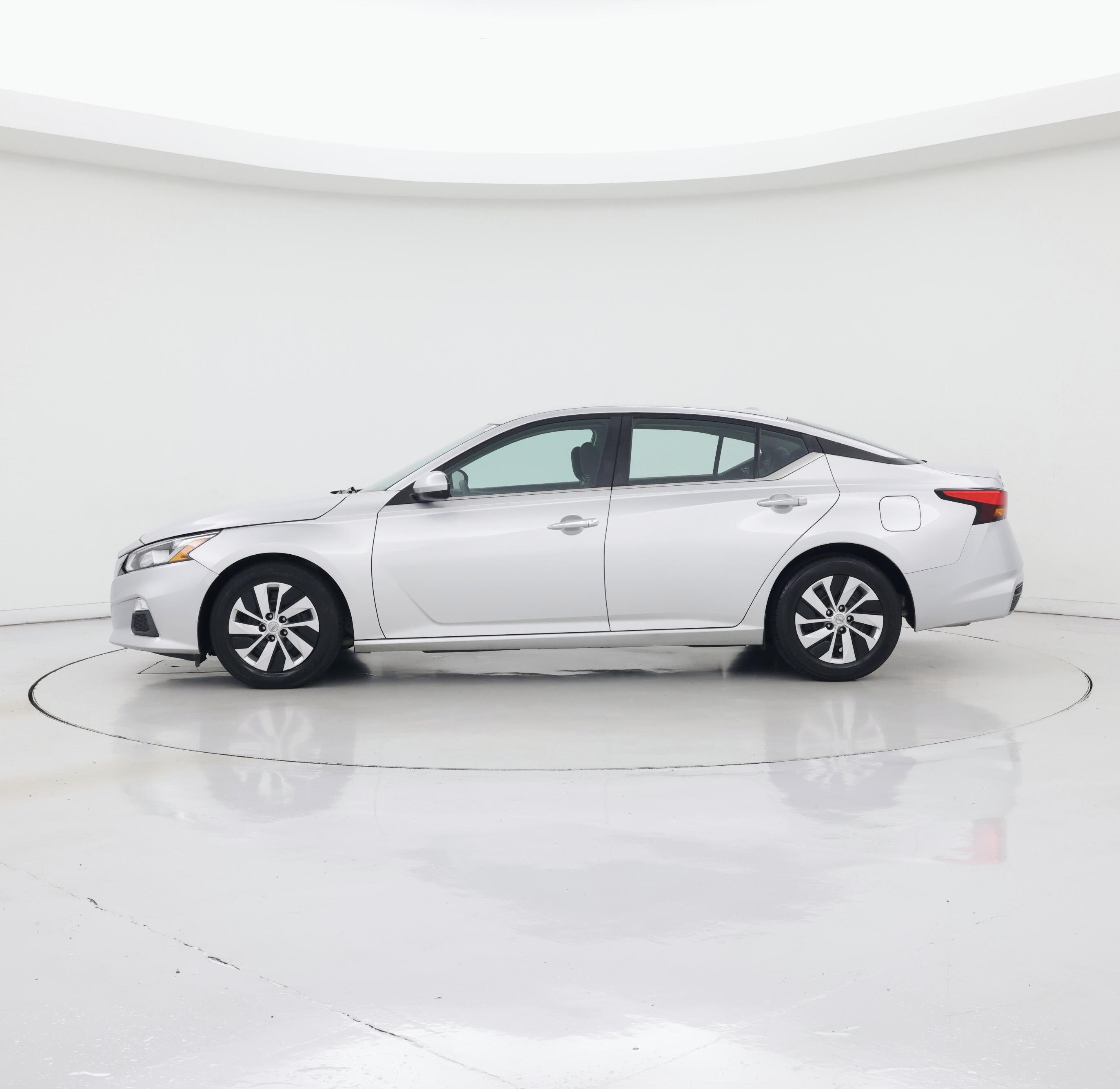 Thumbnail: 2020 Nissan Altima - 3