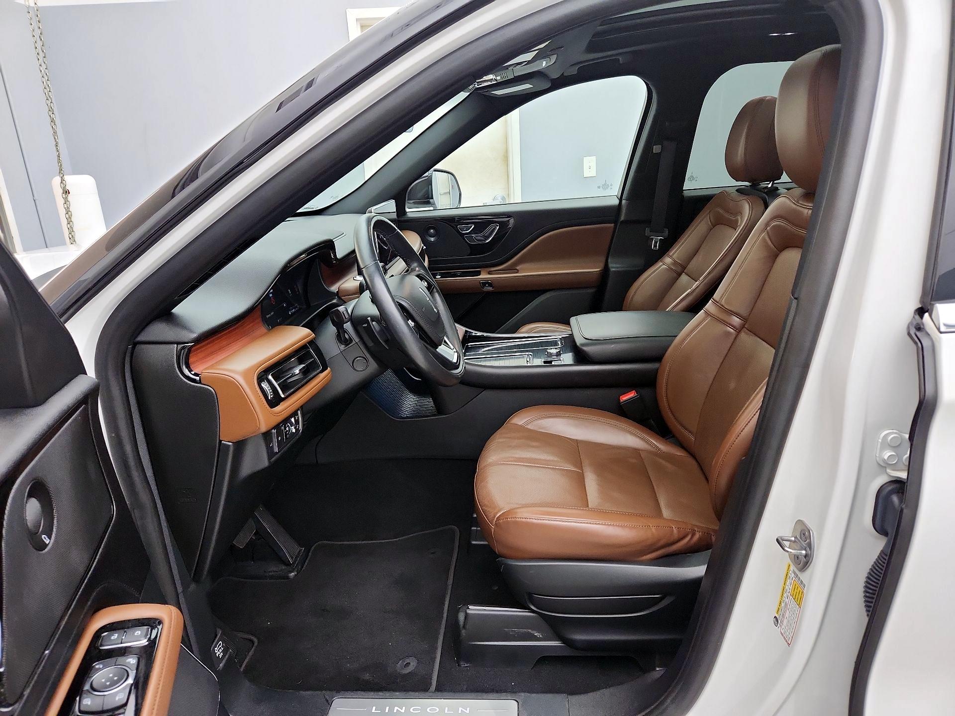 Thumbnail: 2021 Lincoln Aviator - 11
