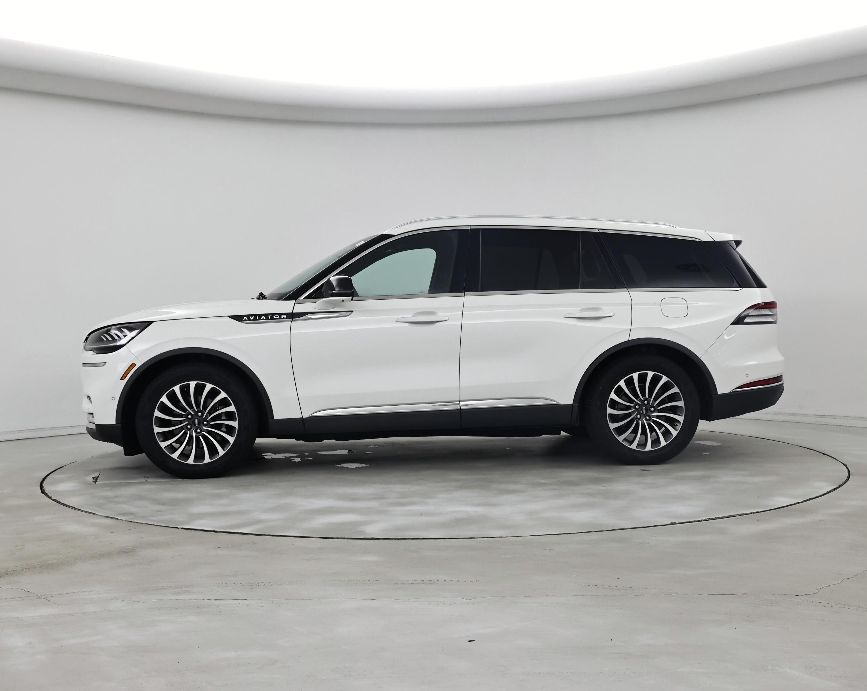 Thumbnail: 2021 Lincoln Aviator - 3
