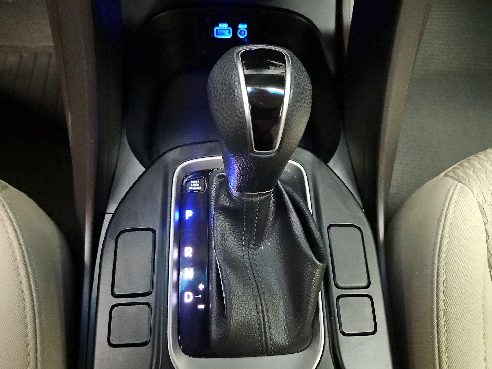 Thumbnail: 2018 Hyundai Santa Fe - 17