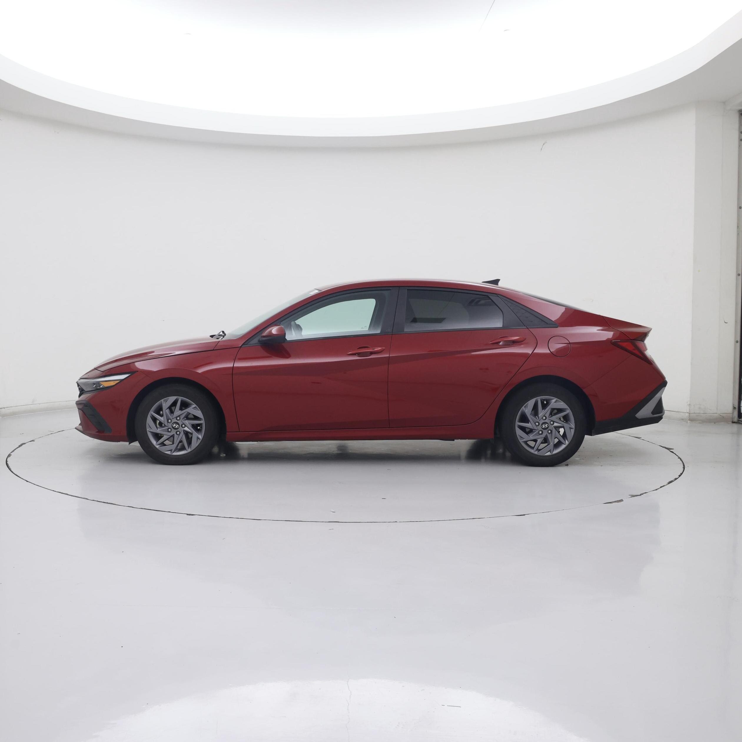 Thumbnail: 2024 Hyundai Elantra - 3
