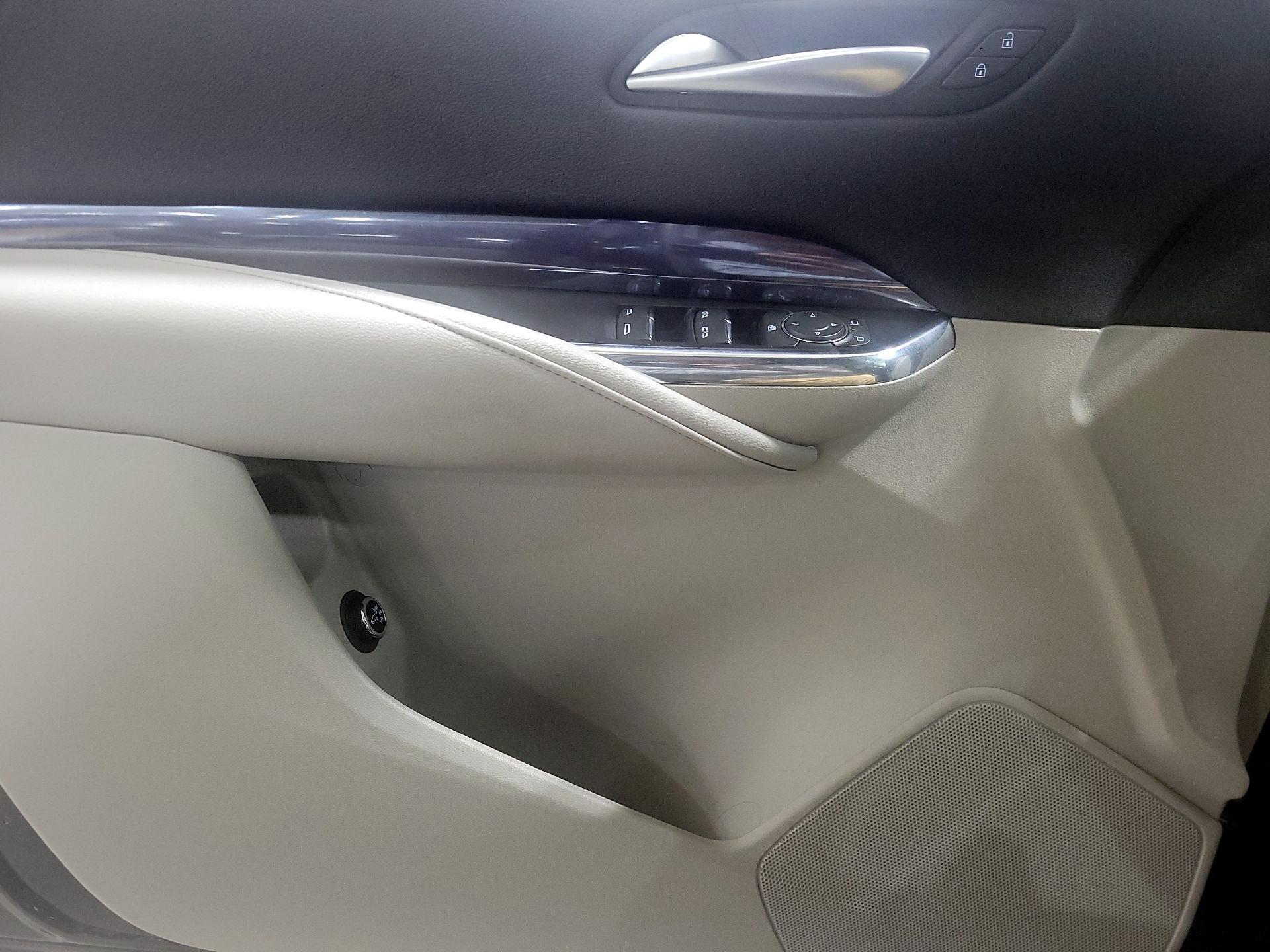 Thumbnail: 2023 Cadillac XT4 - 12