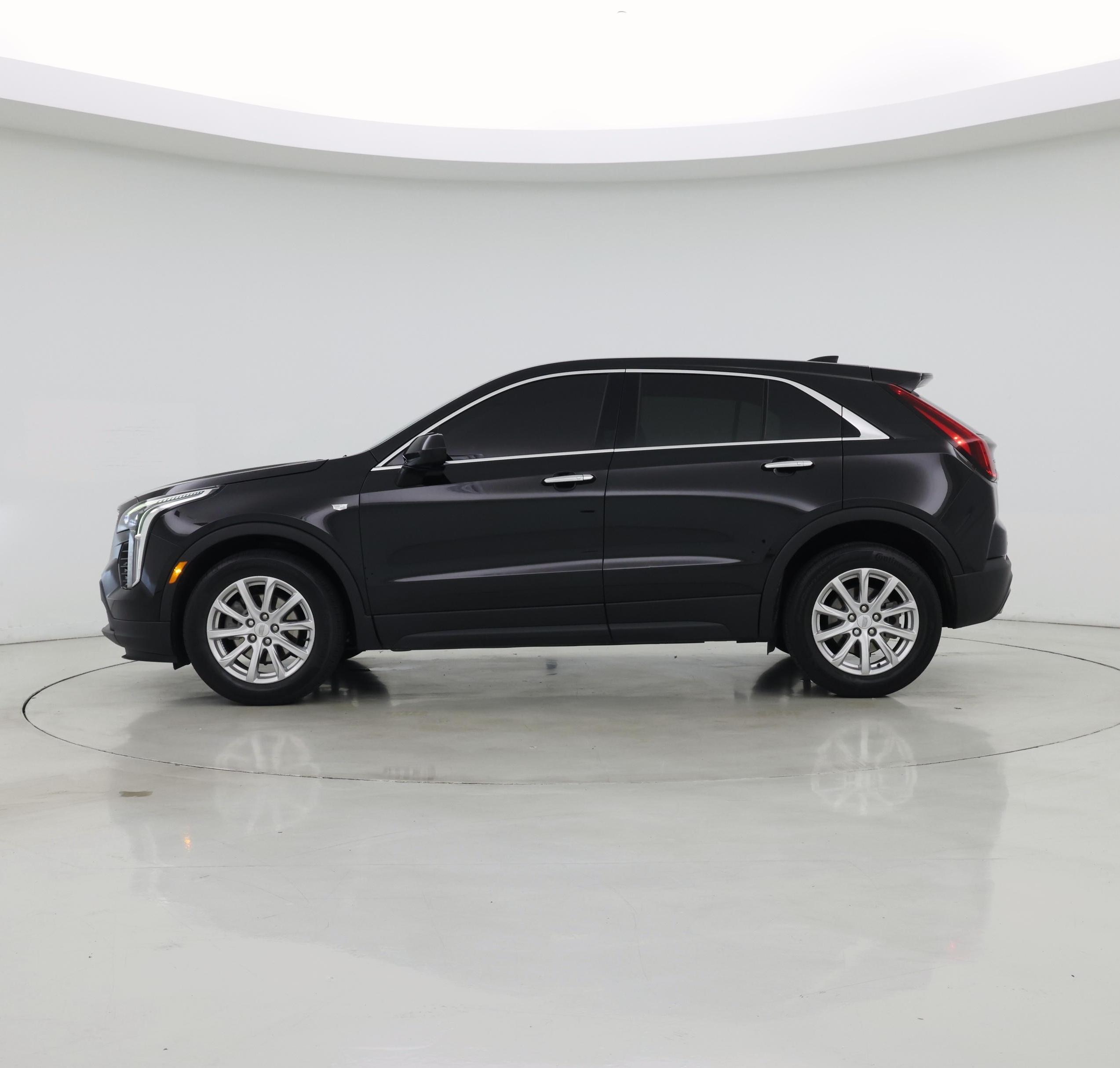 Thumbnail: 2023 Cadillac XT4 - 3