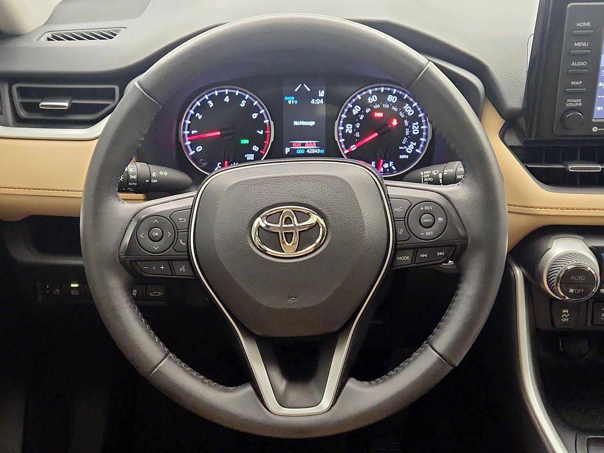 Thumbnail: 2021 Toyota RAV4 - 10