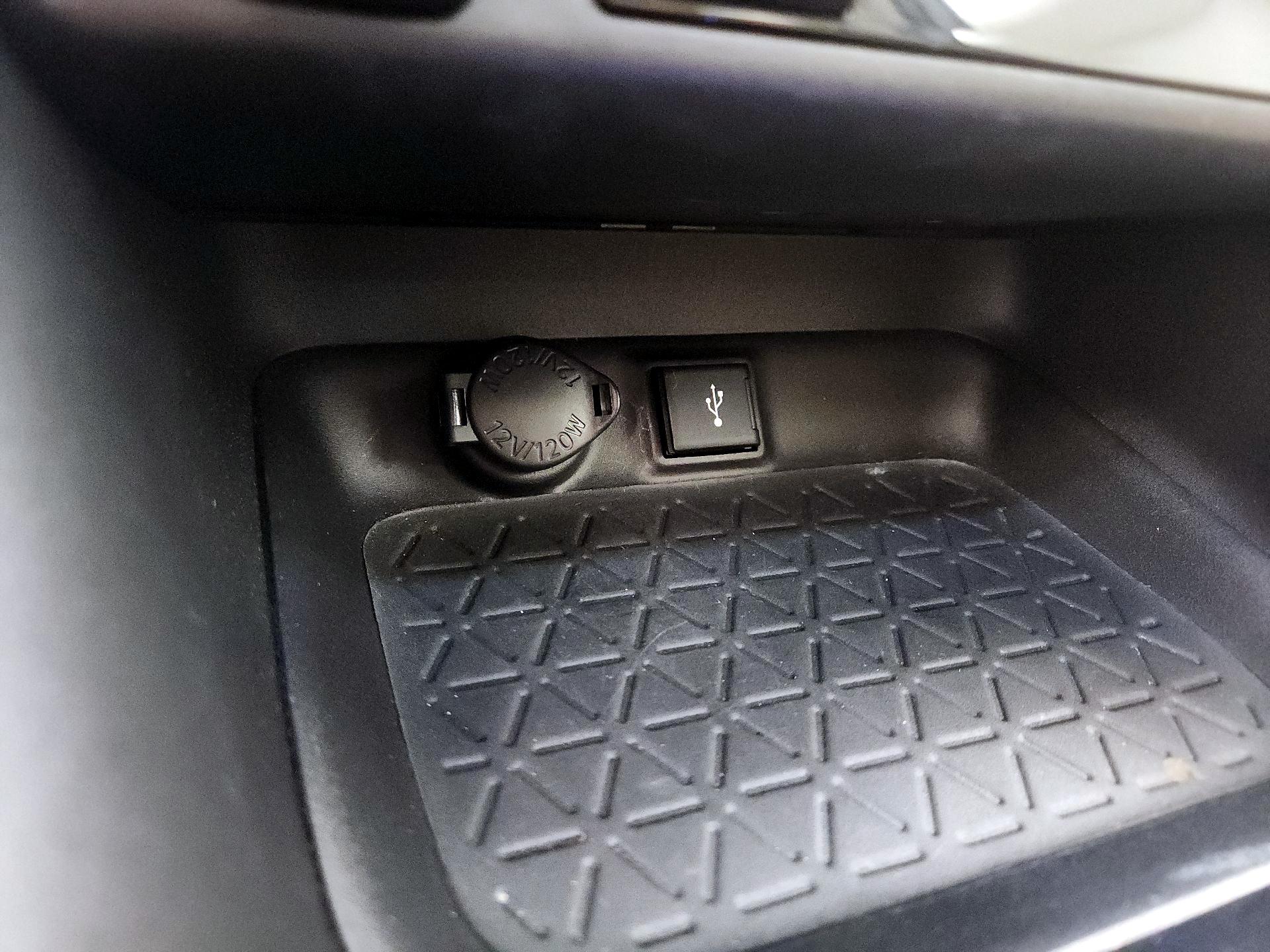 Thumbnail: 2021 Toyota RAV4 - 18