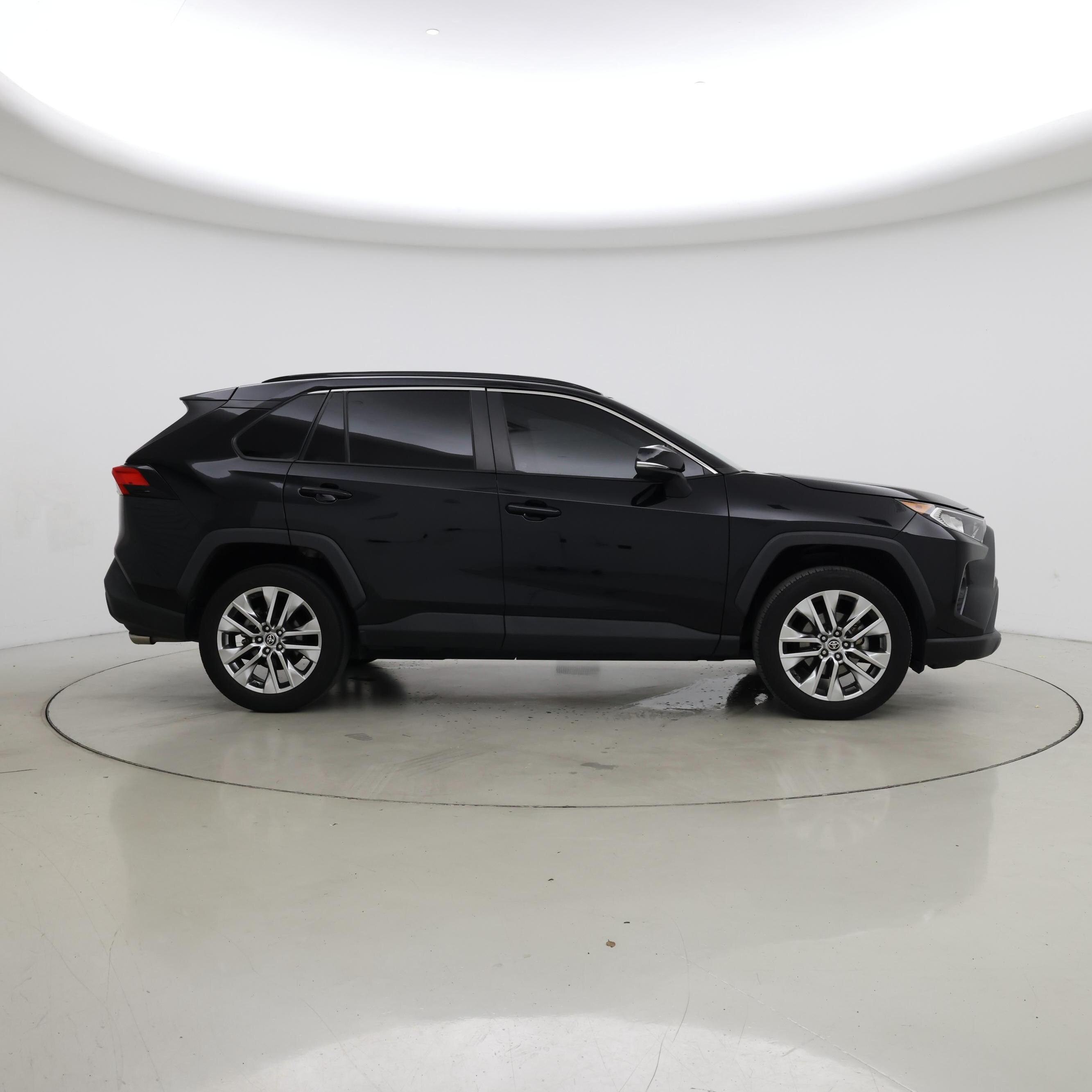 Thumbnail: 2021 Toyota RAV4 - 7