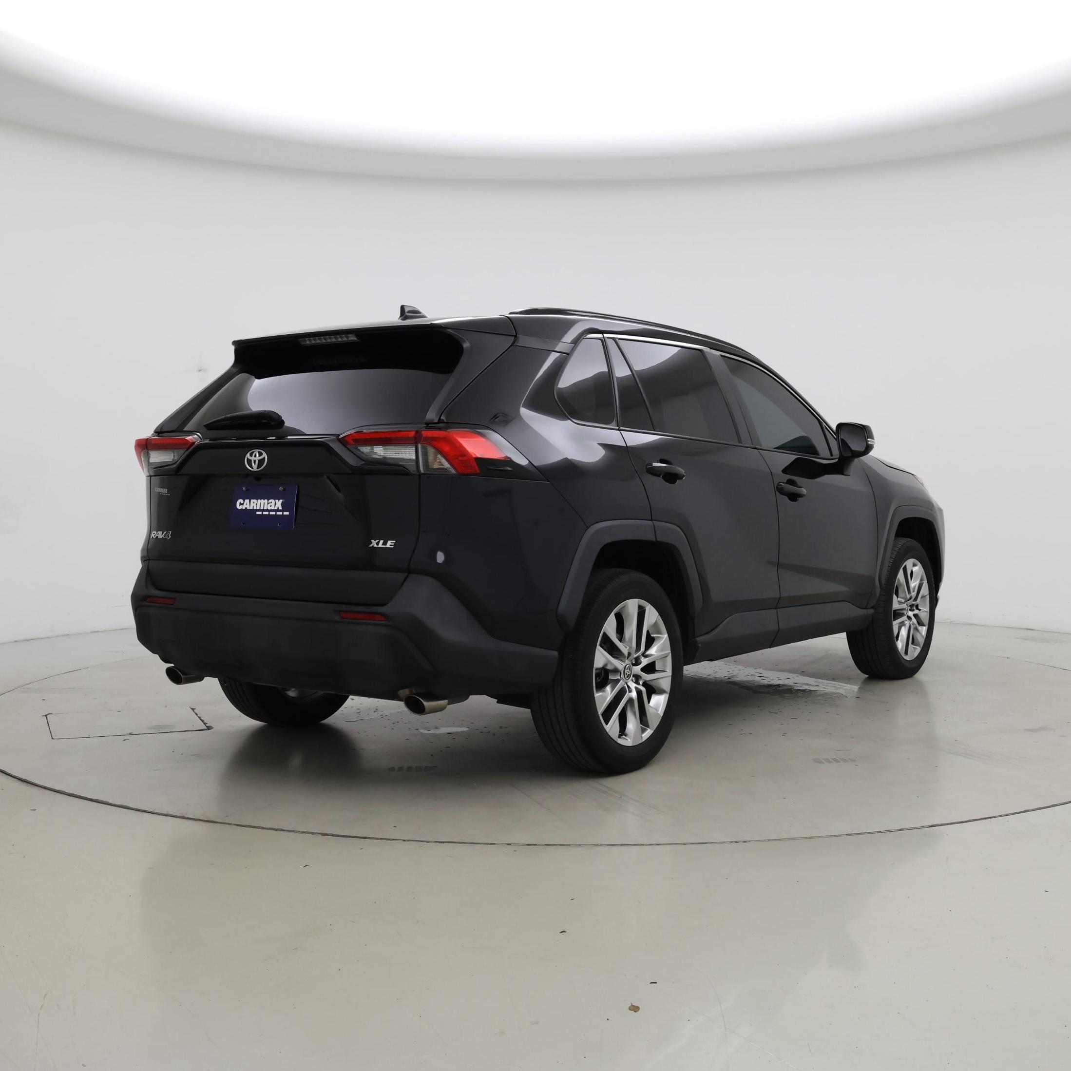 Thumbnail: 2021 Toyota RAV4 - 8