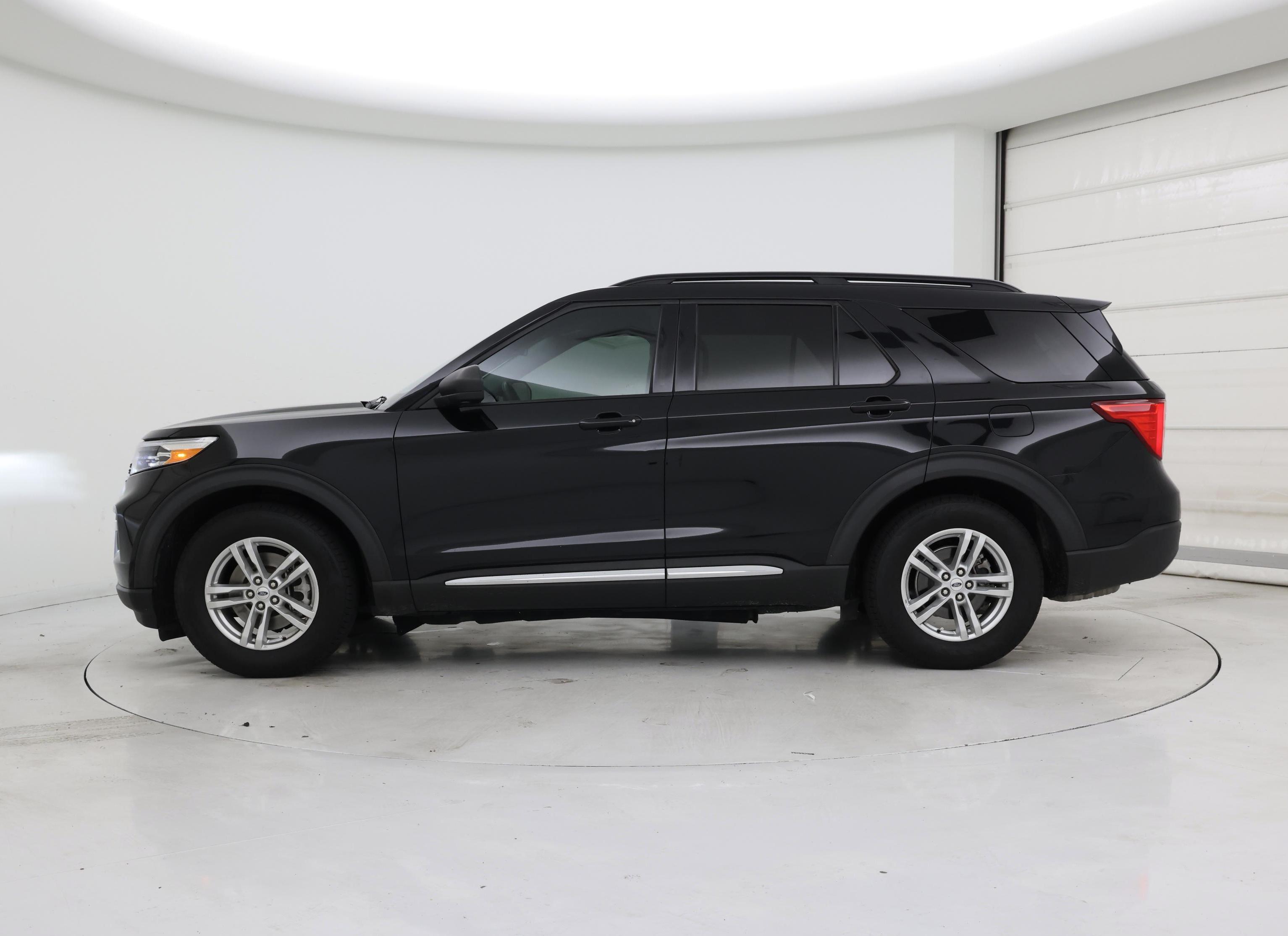 Thumbnail: 2021 Ford Explorer - 3