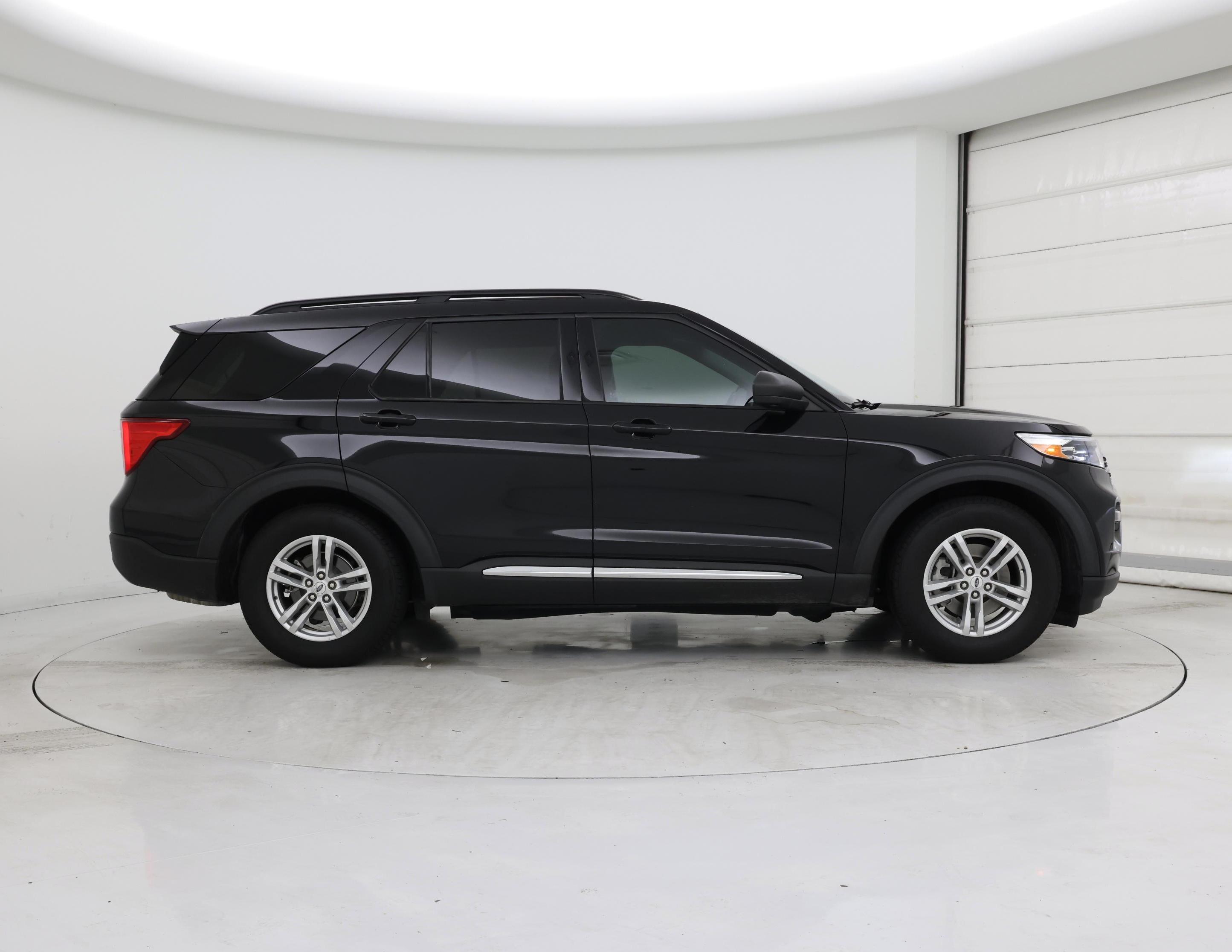 Thumbnail: 2021 Ford Explorer - 7