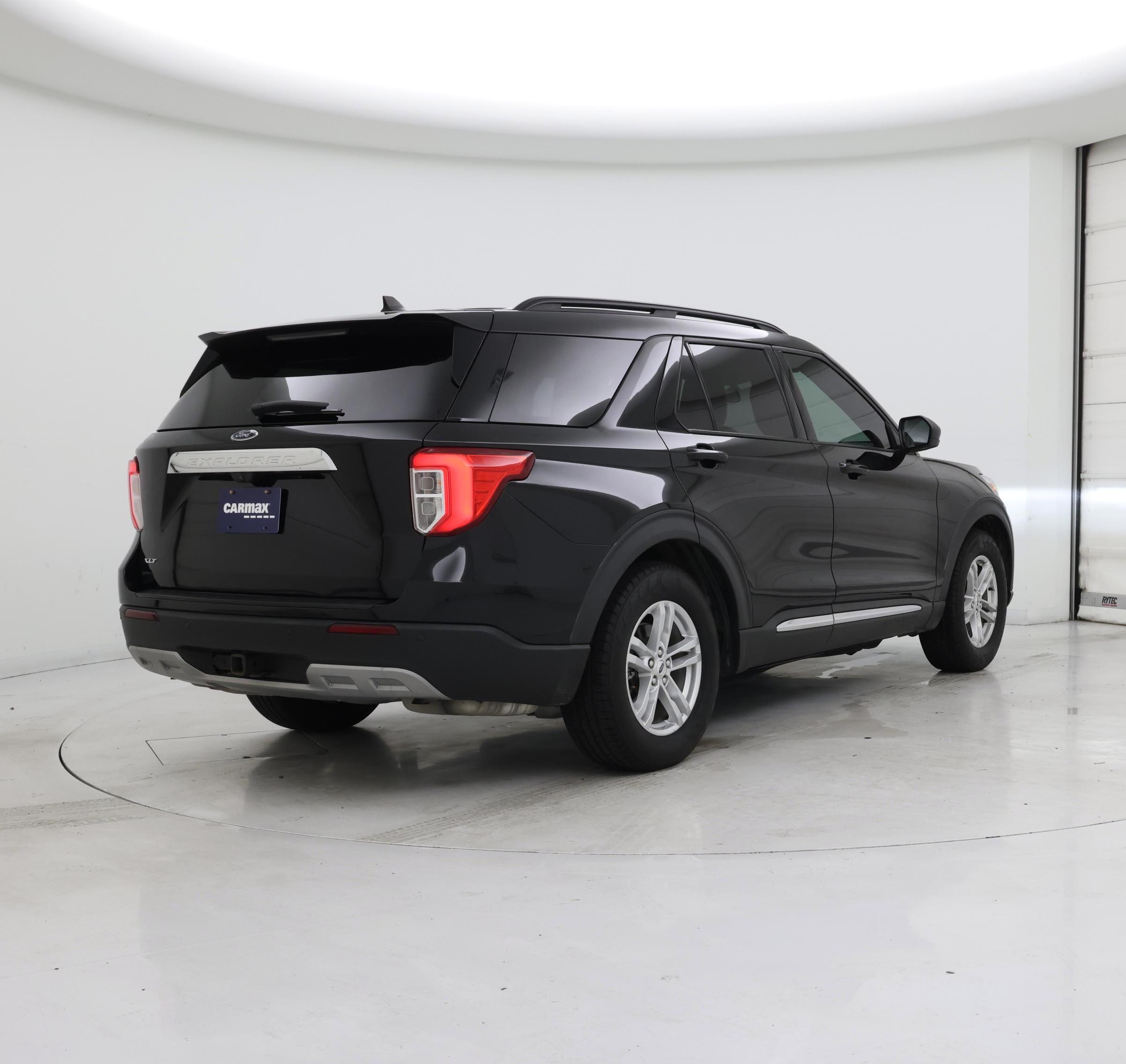 Thumbnail: 2021 Ford Explorer - 8