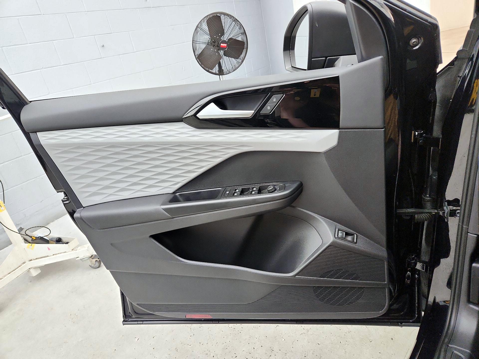 Thumbnail: 2022 Volkswagen Taos - 12