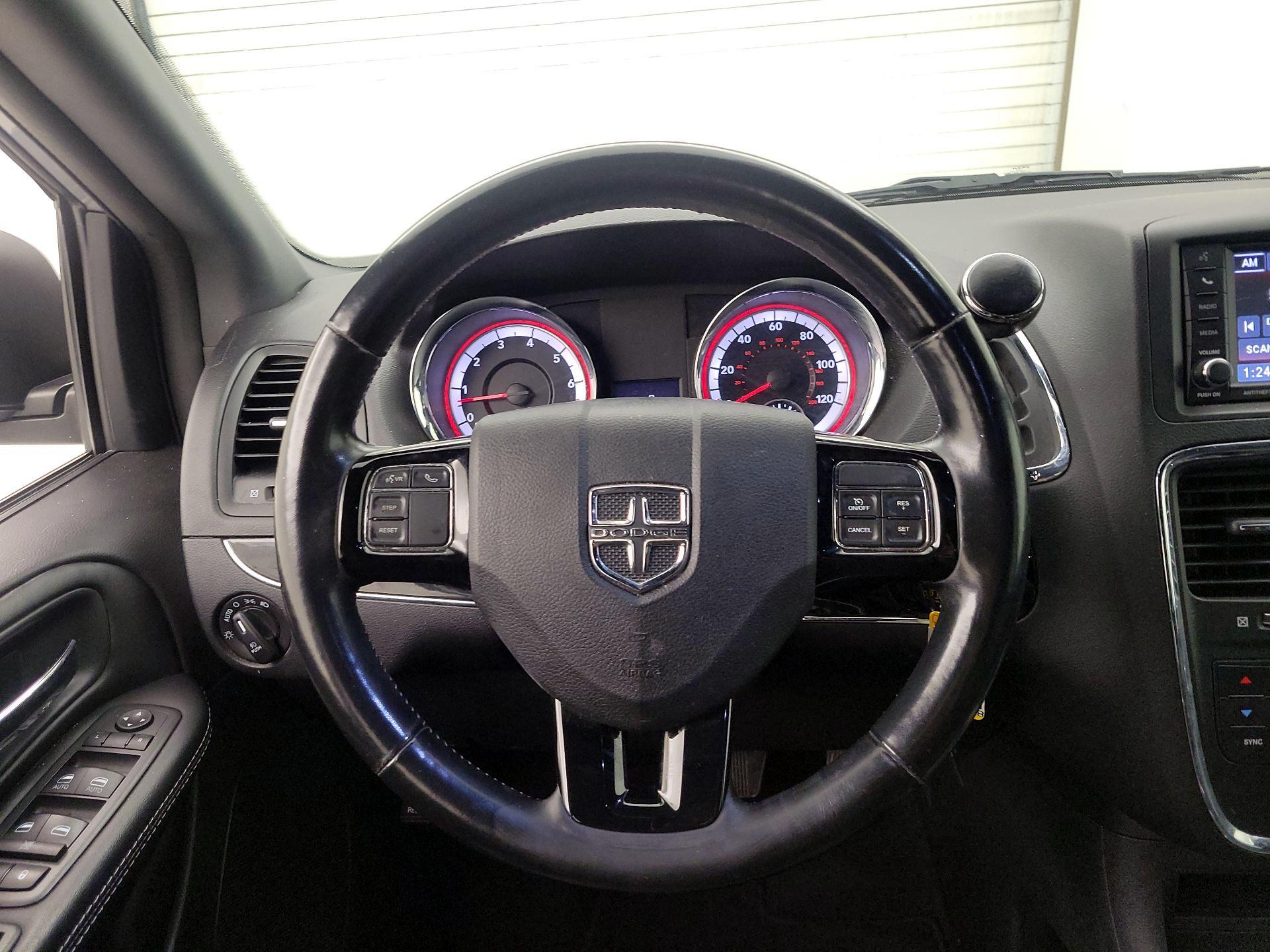 Thumbnail: 2020 Dodge Grand Caravan - 10