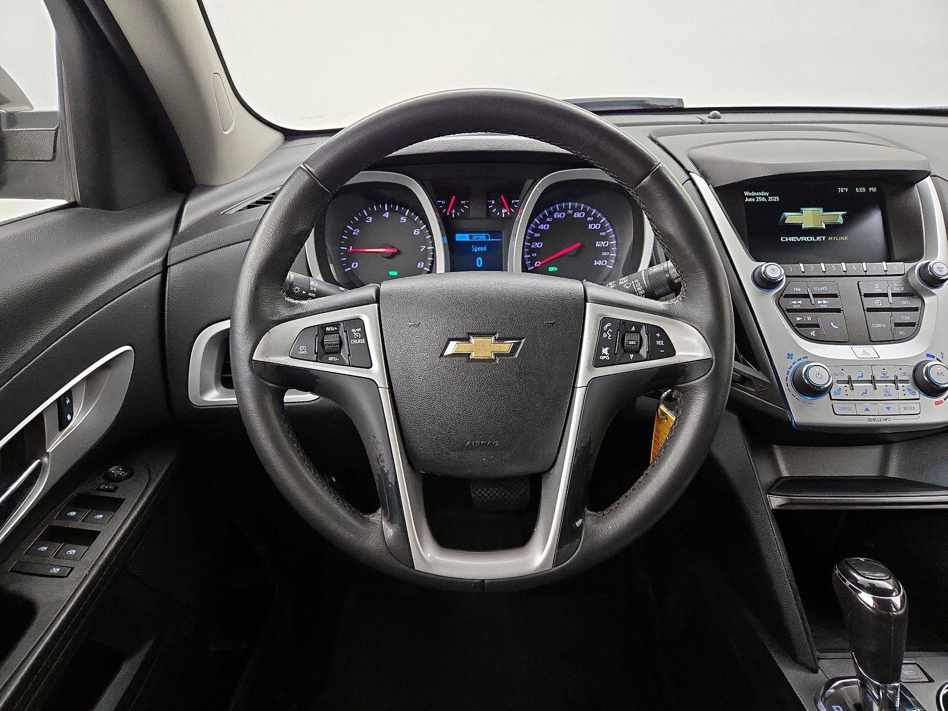 Thumbnail: 2017 Chevrolet Equinox - 10