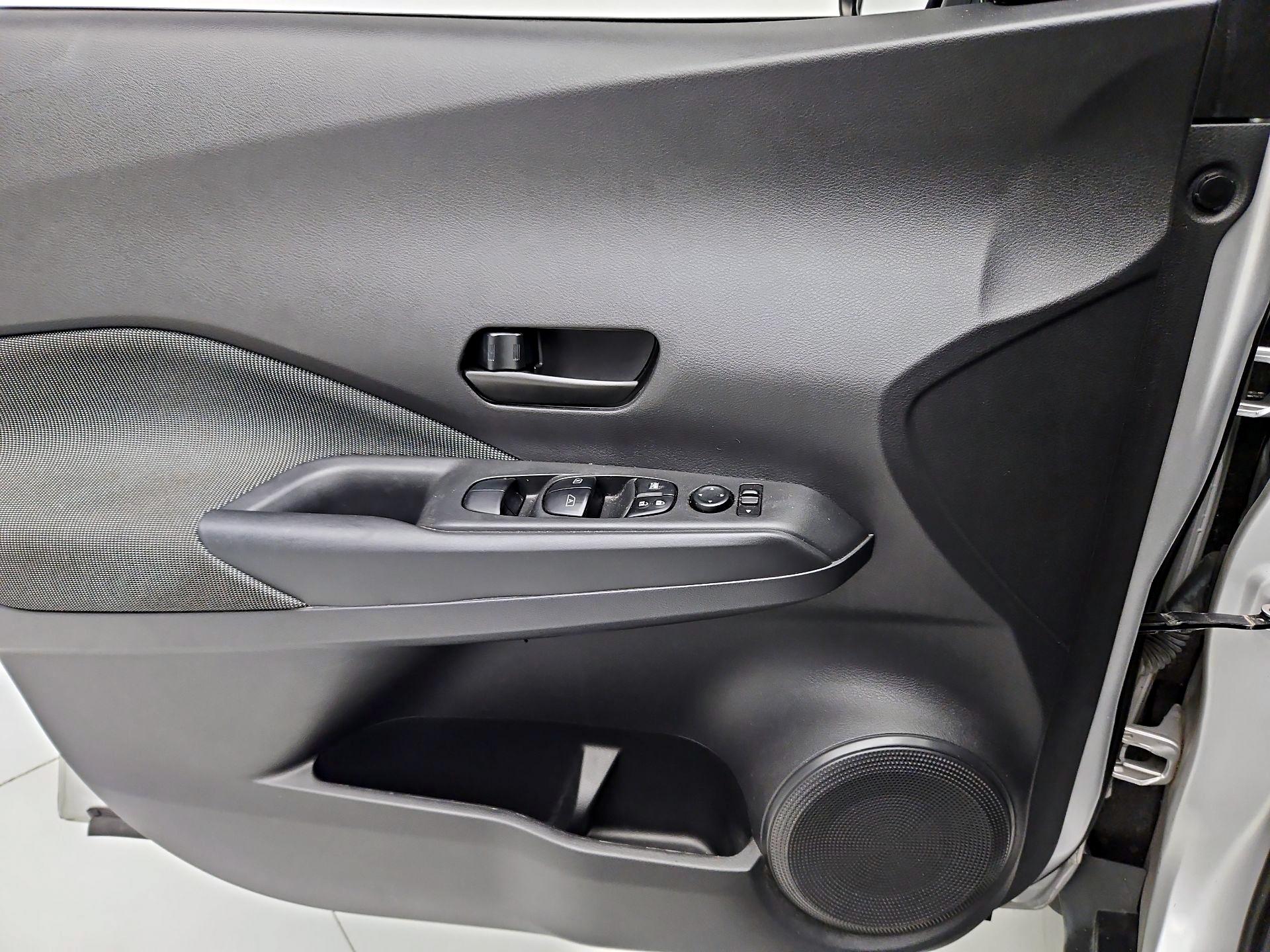 Thumbnail: 2019 Nissan Kicks - 12