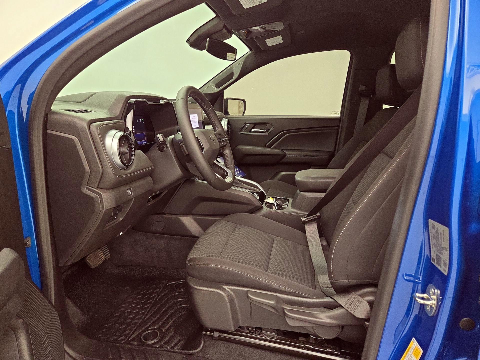 Thumbnail: 2023 Chevrolet Colorado - 11