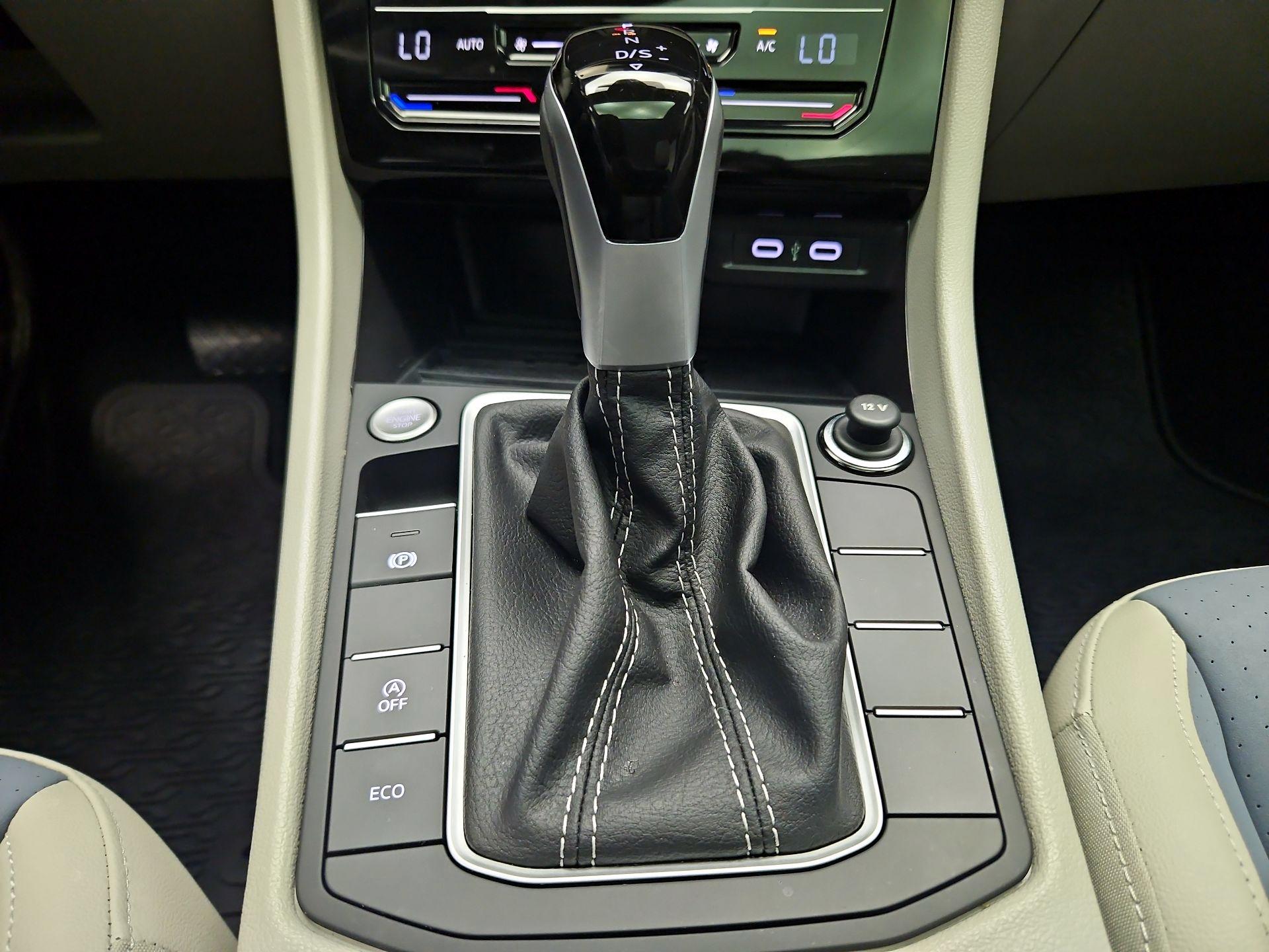 Thumbnail: 2025 Volkswagen Jetta - 17